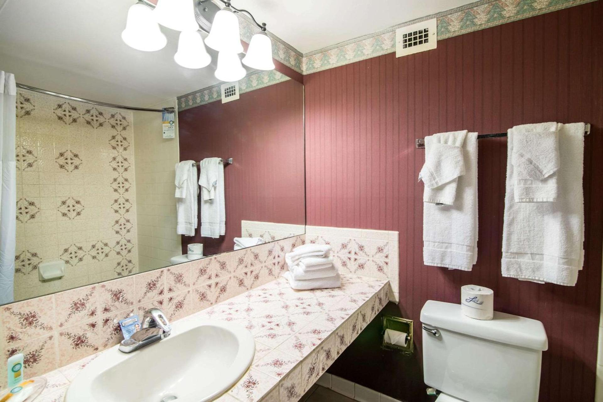 Quality Inn Taos photo 24