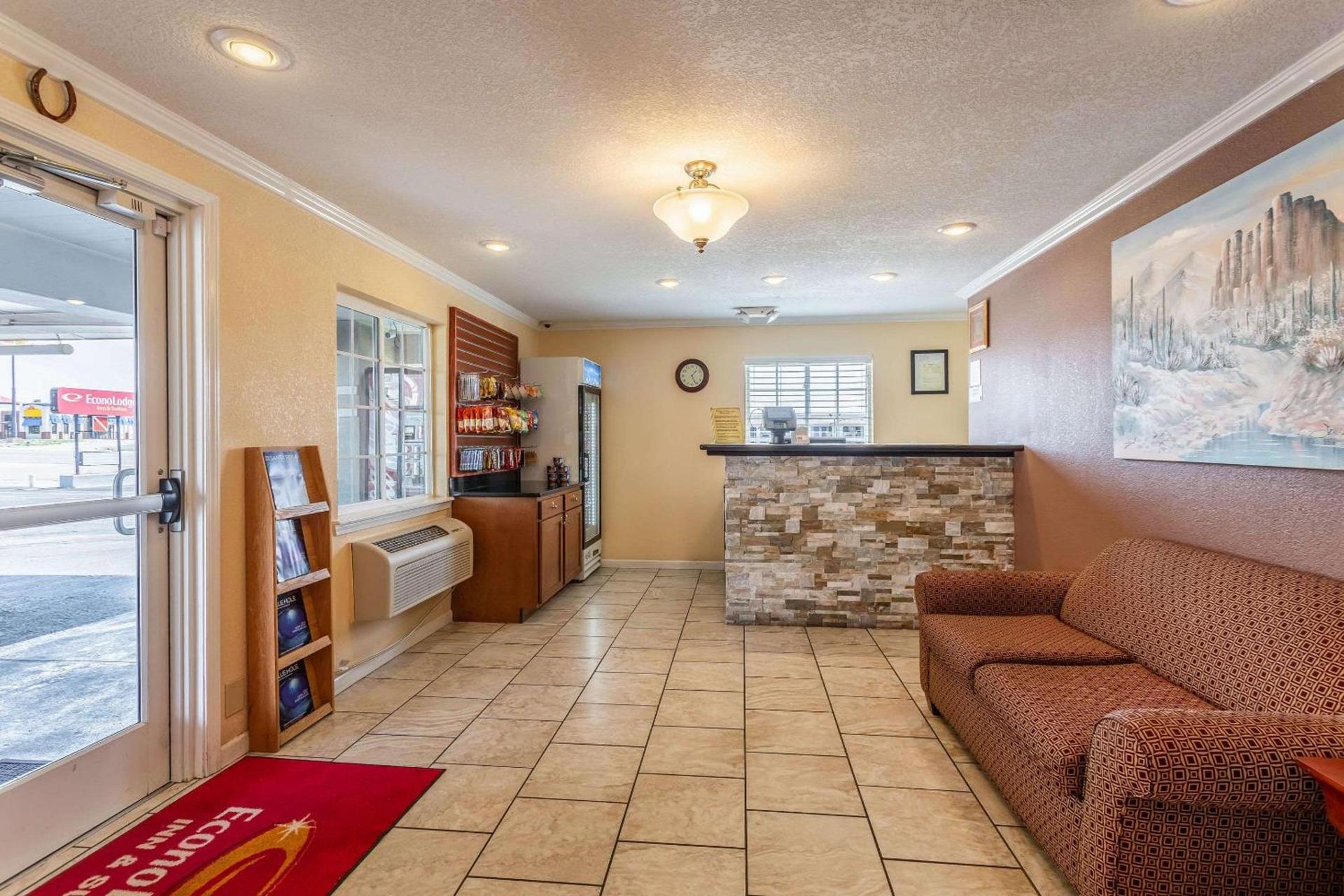 Econo Lodge Inn & Suites Santa Rosa photo 13