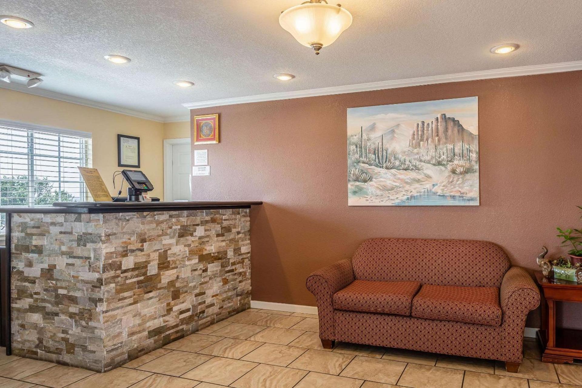 Econo Lodge Inn & Suites Santa Rosa photo 15