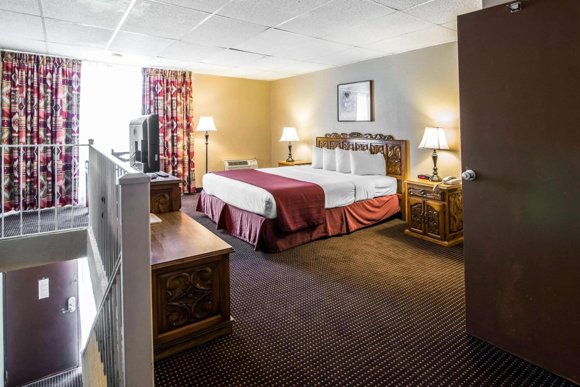 Quality Inn Taos photo 26