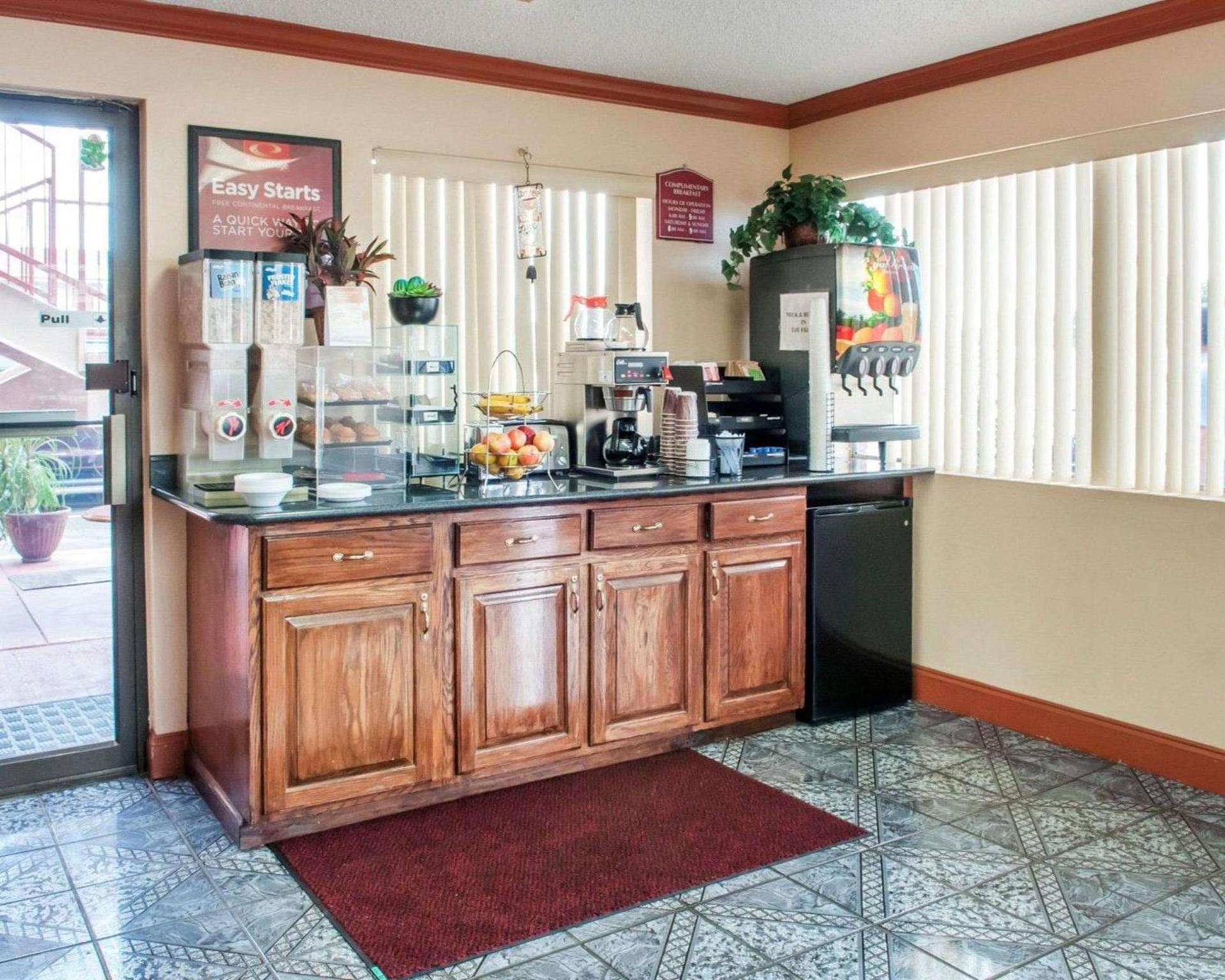 Econo Lodge Hobbs photo 2
