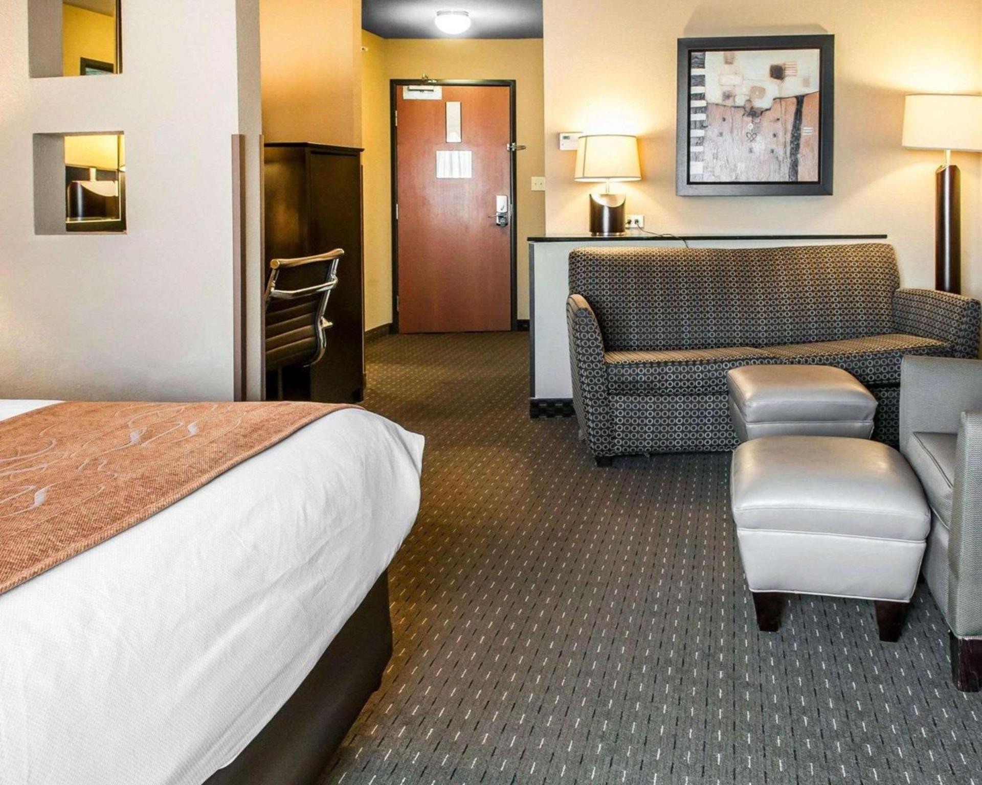 Comfort Suites Hobbs photo 35