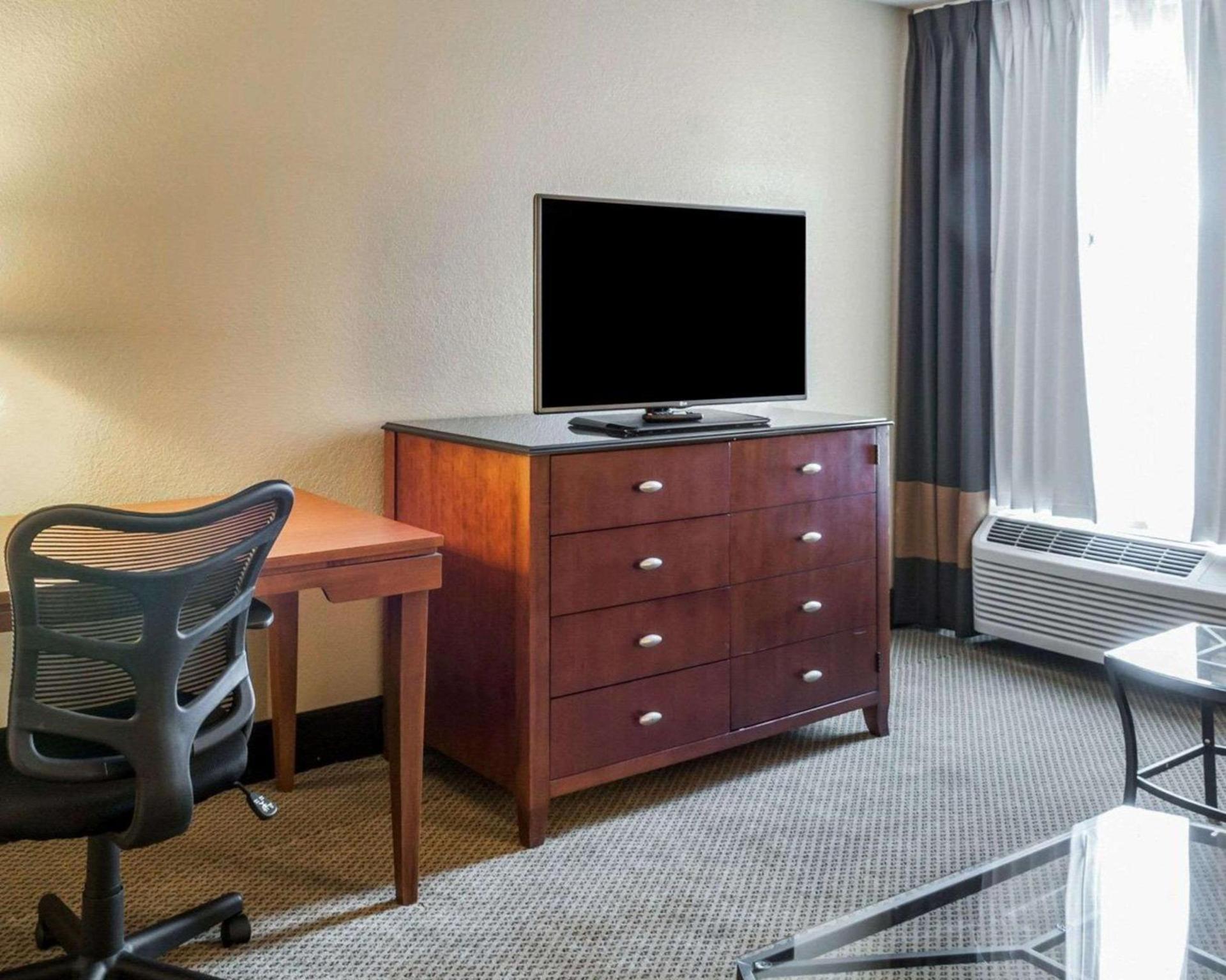 Quality Inn & Suites Albuquerque West photo 28