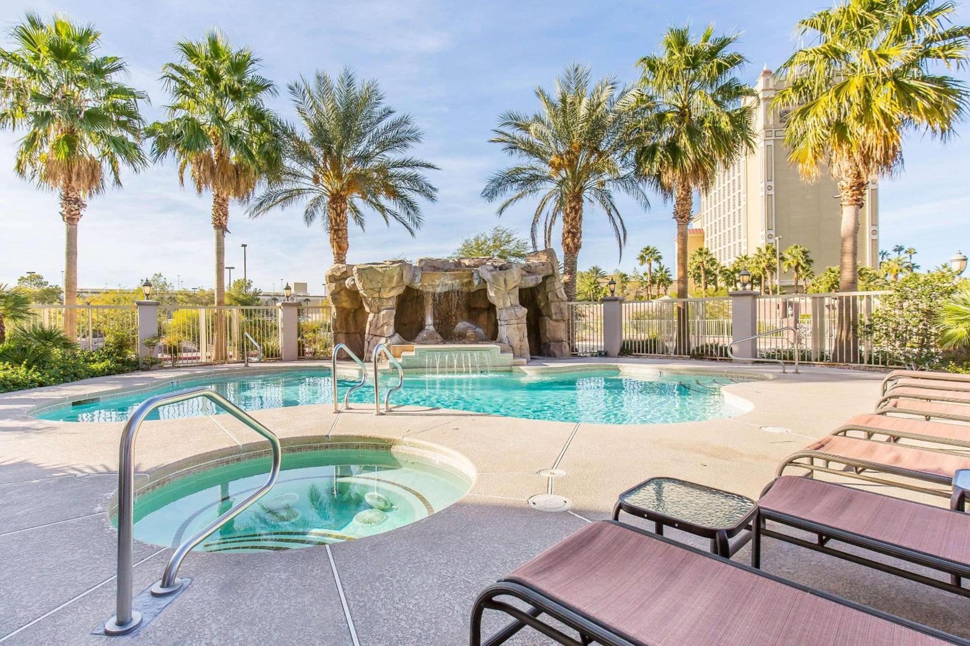 Comfort Inn & Suites Henderson - Las Vegas photo 29