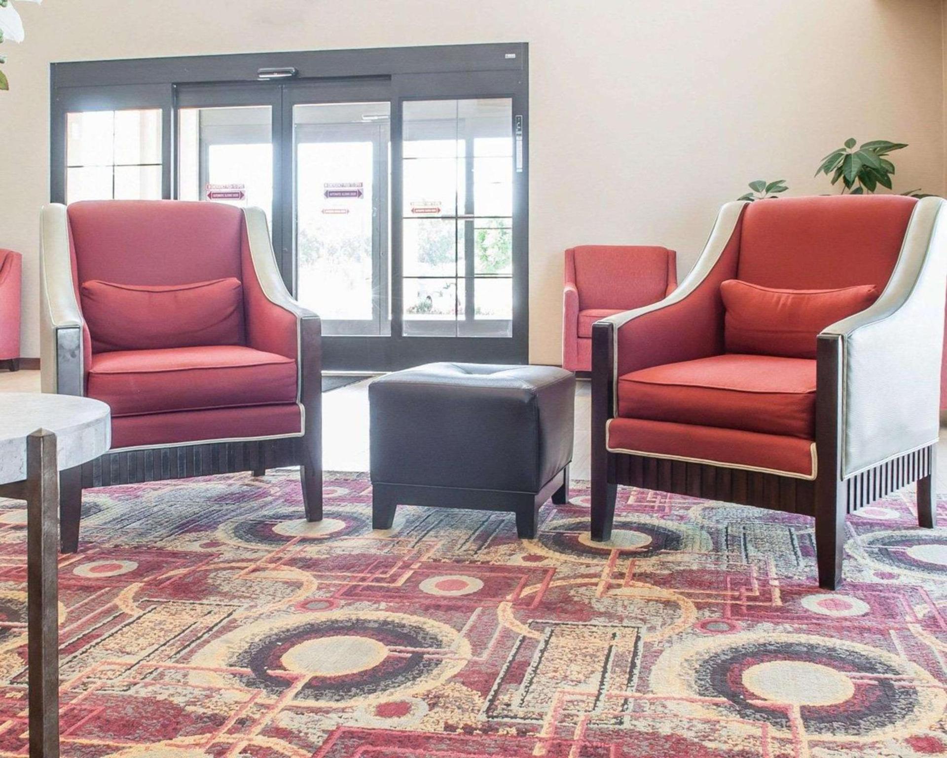 Comfort Suites Farmington photo 3