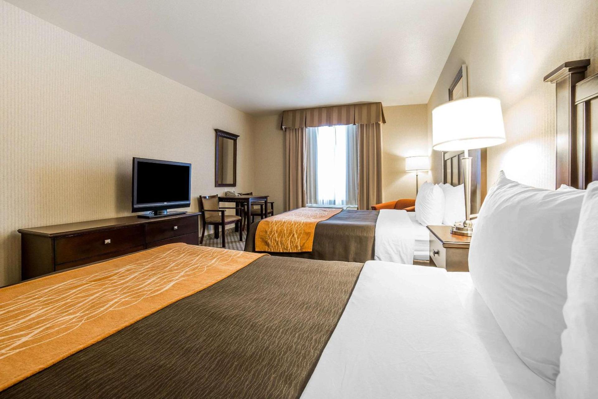 Comfort Inn & Suites Henderson - Las Vegas photo 17