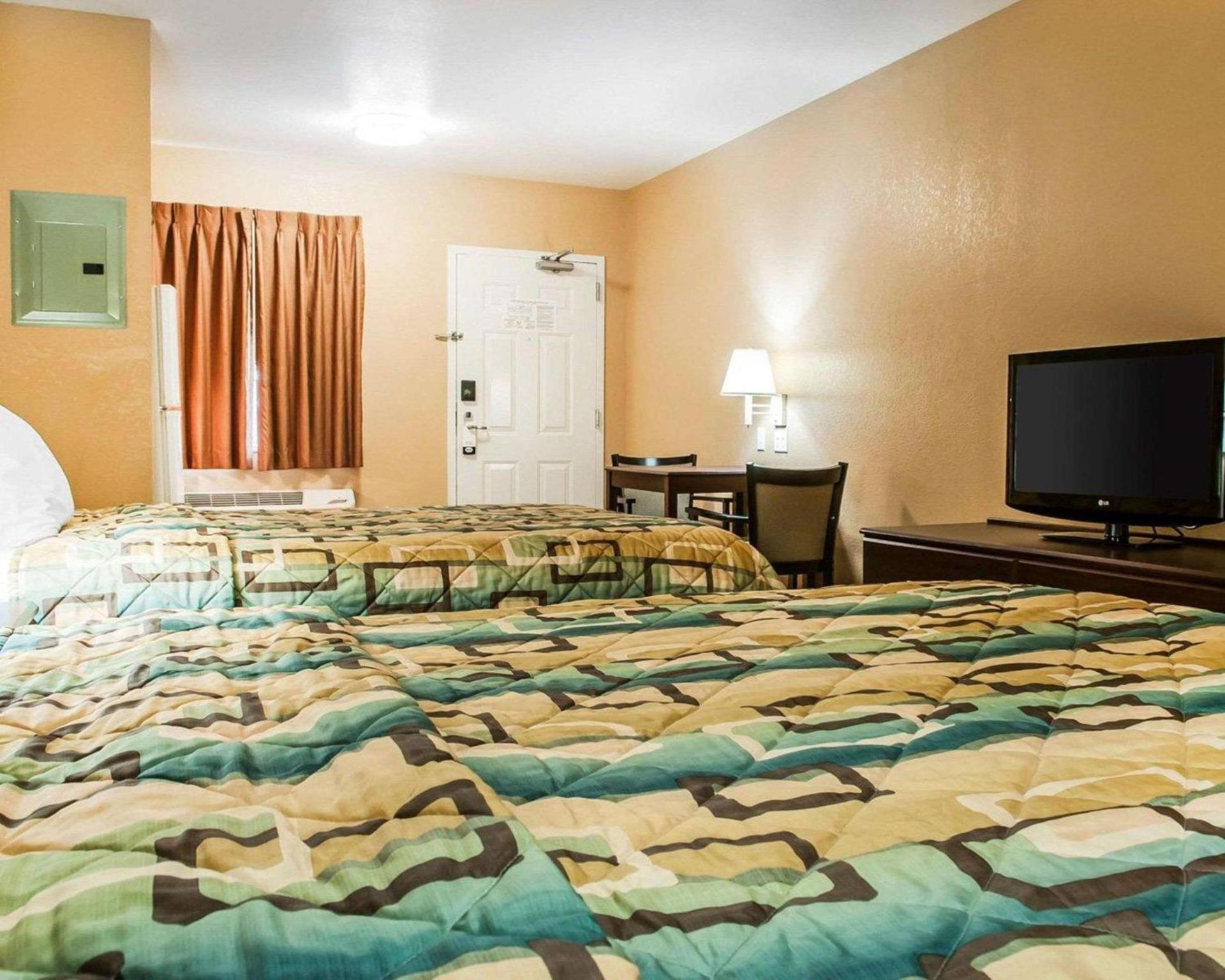 Suburban Studios Alamogordo photo 14
