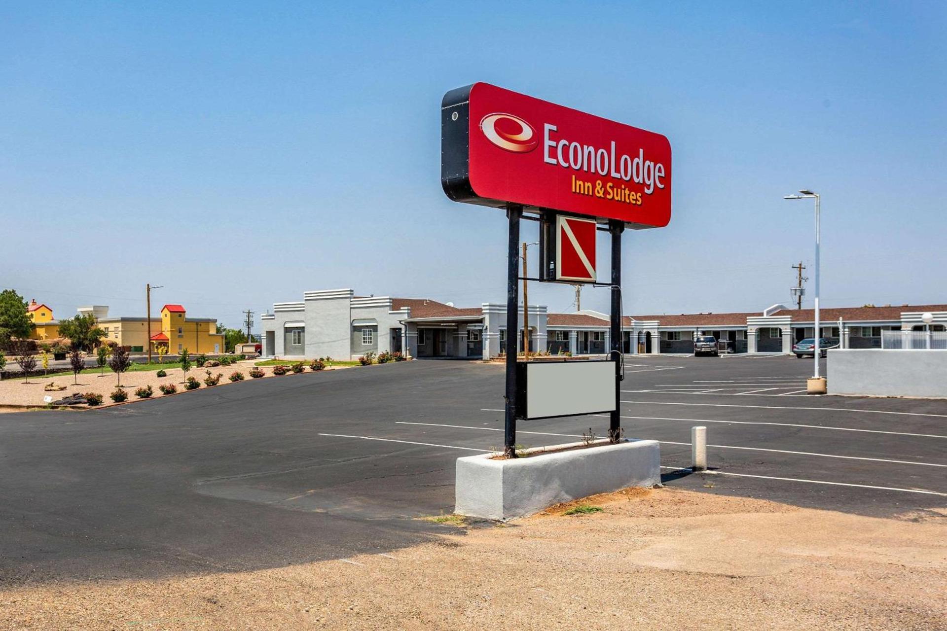 Econo Lodge Inn & Suites Santa Rosa photo 37