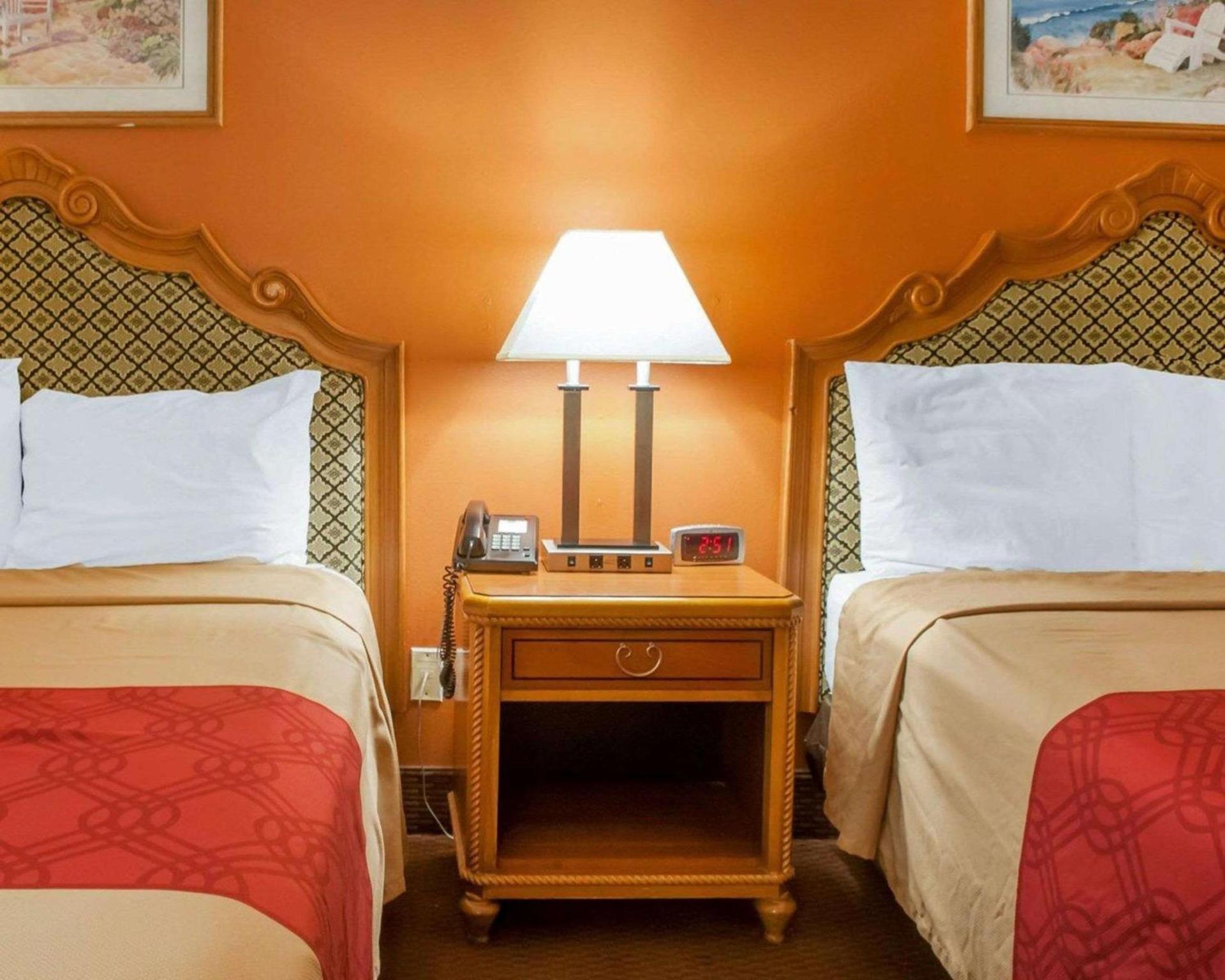 Econo Lodge Hobbs photo 11