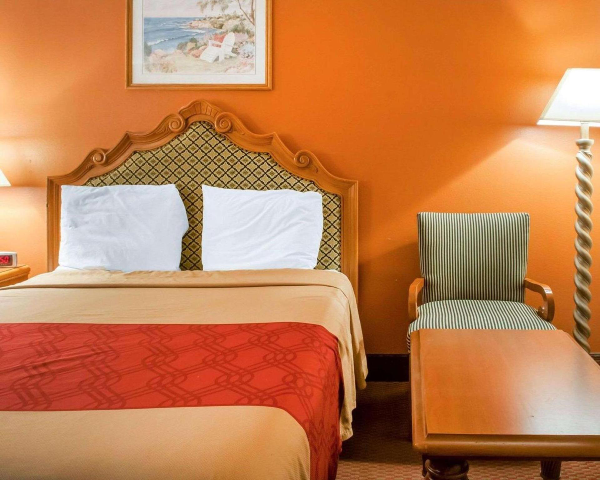 Econo Lodge Hobbs photo 12