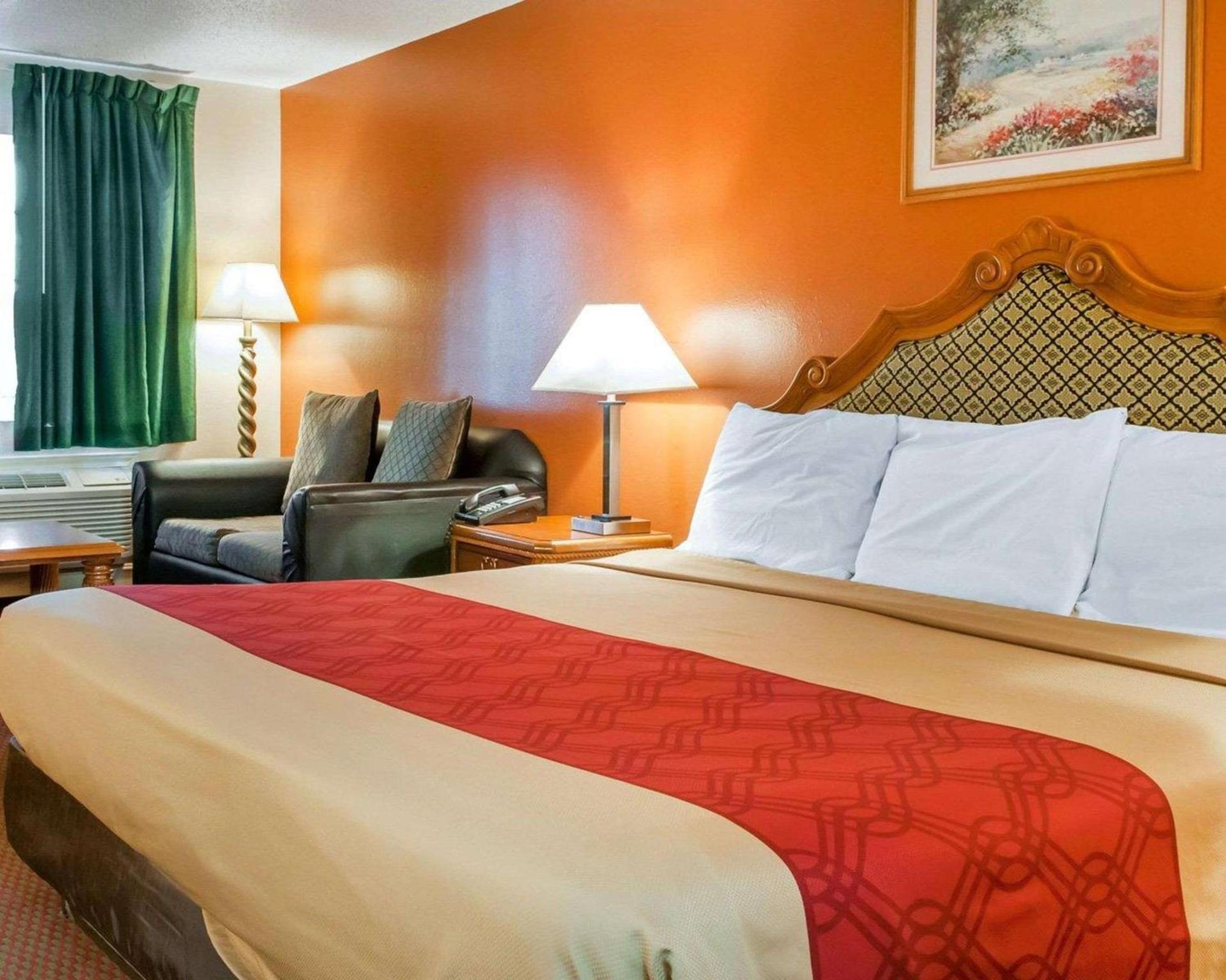 Econo Lodge Hobbs photo 13