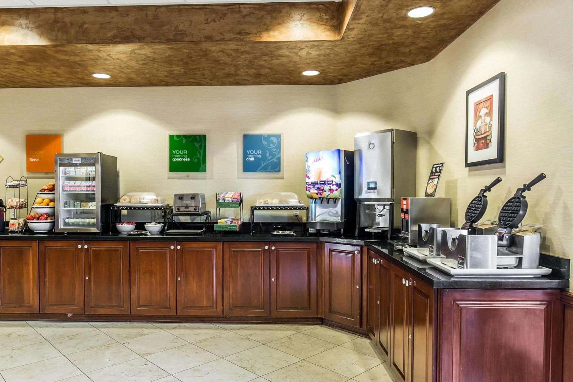 Comfort Inn & Suites Henderson - Las Vegas photo 38