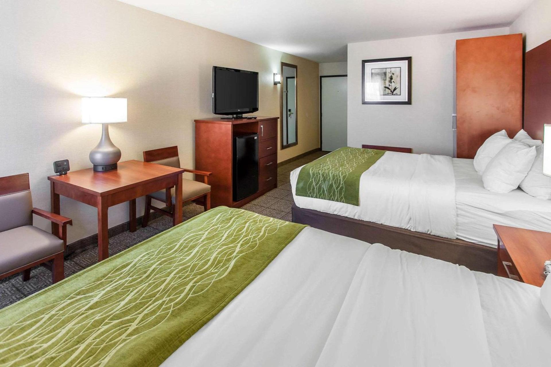 Comfort Inn & Suites Near Fallon Naval Air Station photo 9