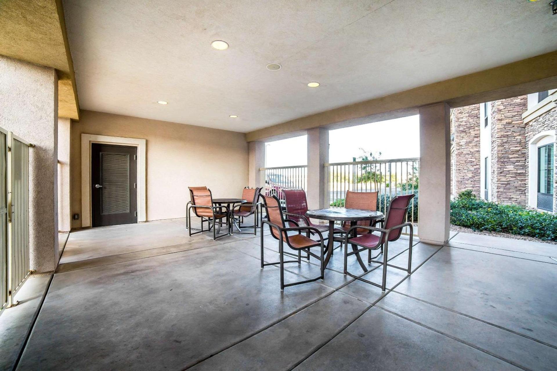 Comfort Inn & Suites Henderson - Las Vegas photo 42