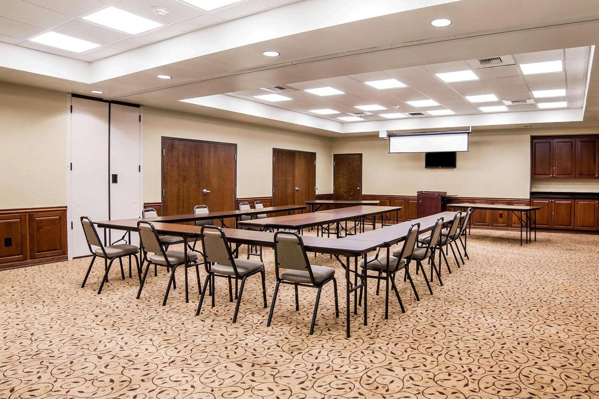 Comfort Inn & Suites Henderson - Las Vegas photo 36
