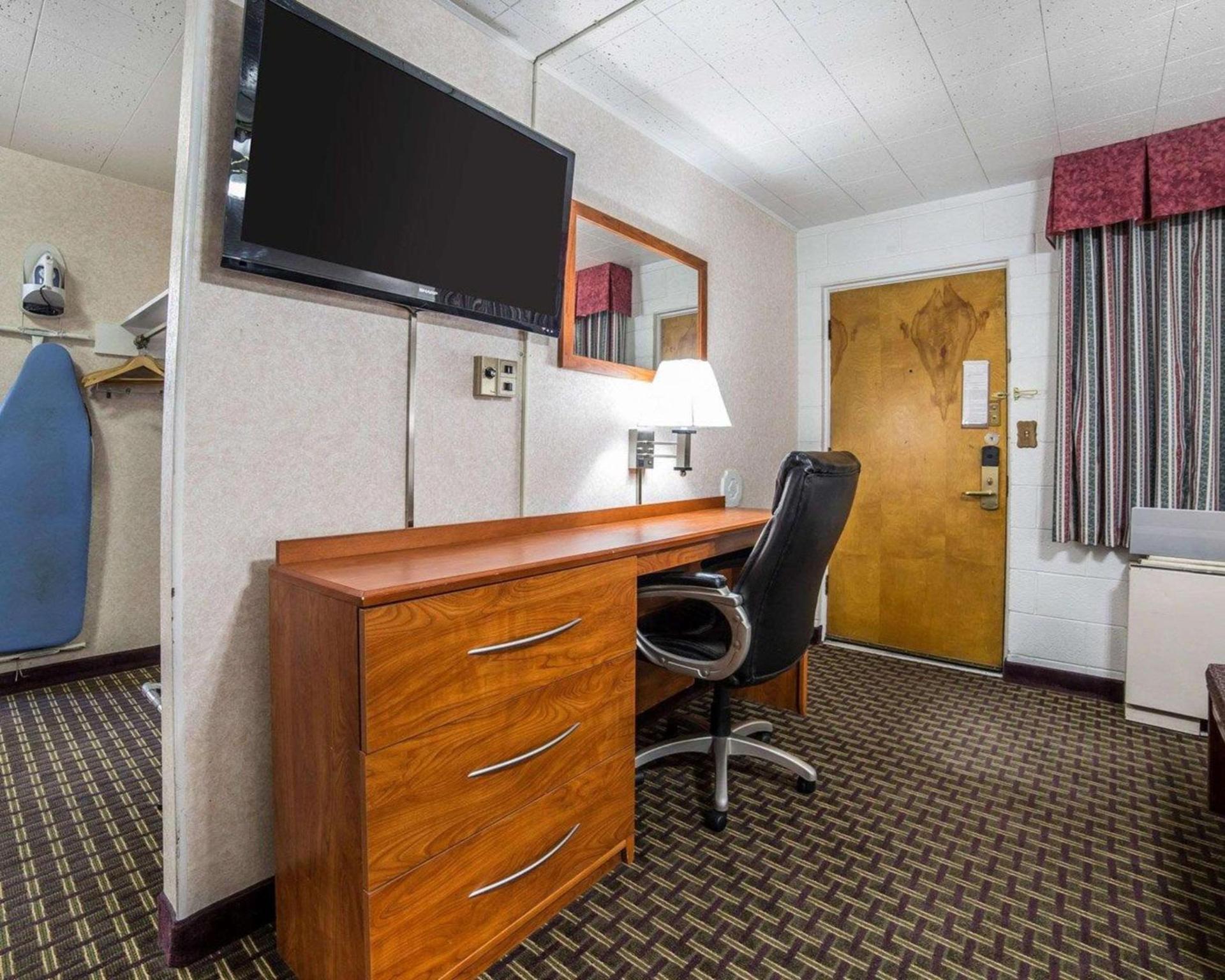 Rodeway Inn Elko Downtown Area photo 24
