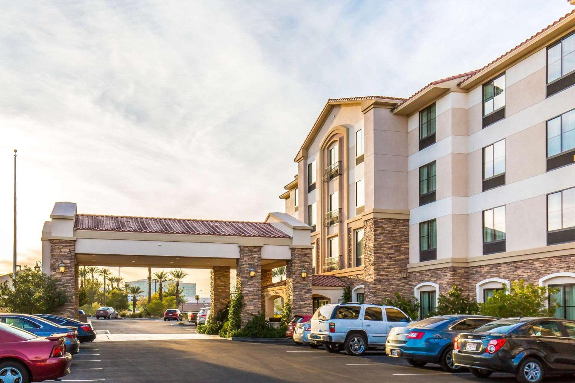 Comfort Inn & Suites Henderson - Las Vegas photo 4
