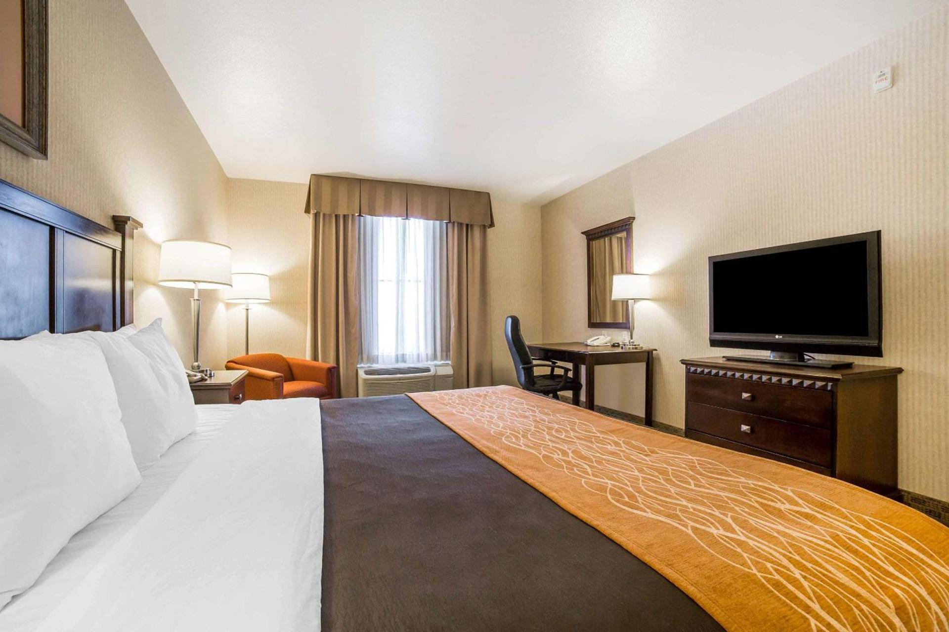 Comfort Inn & Suites Henderson - Las Vegas photo 14