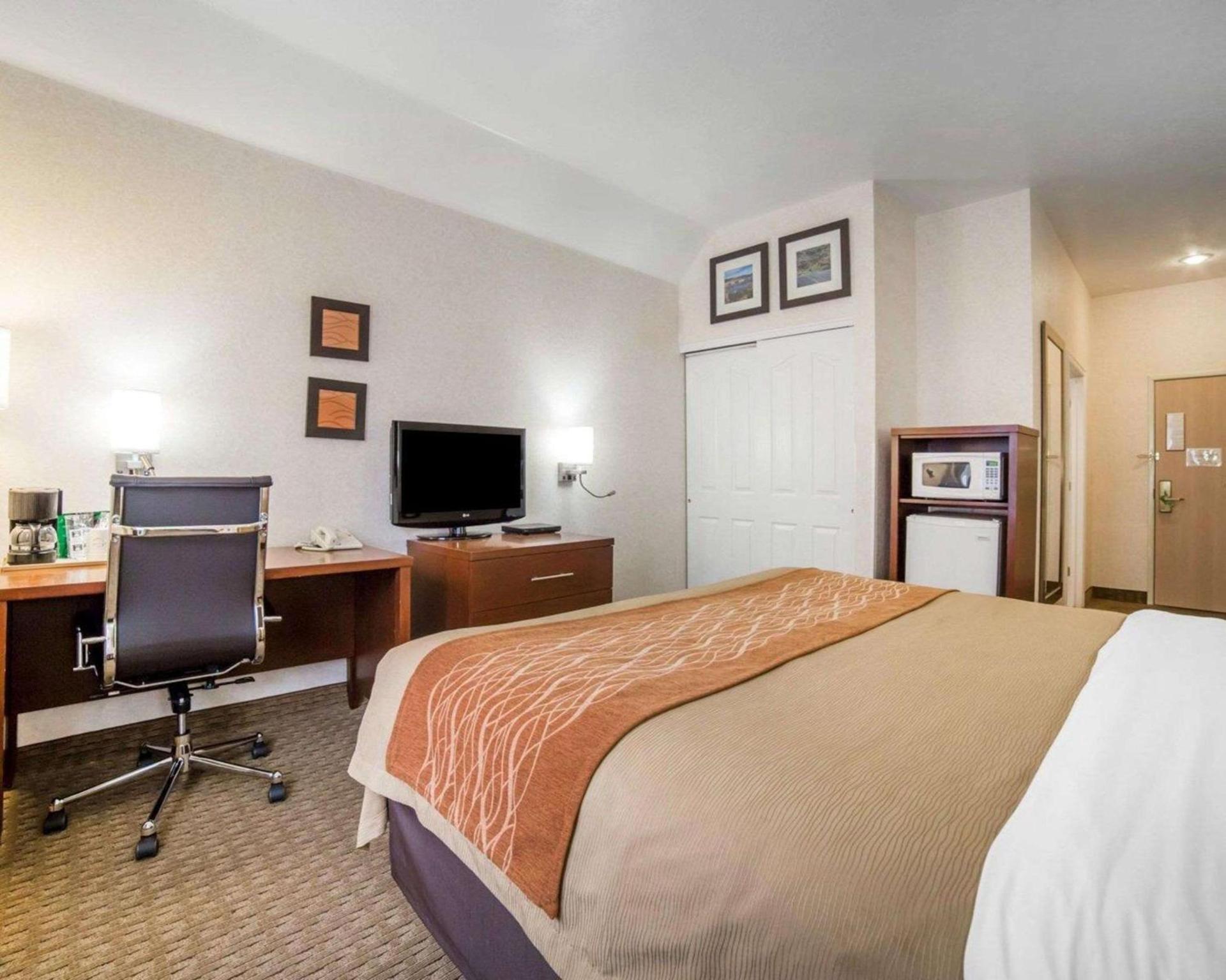 Comfort Inn Elko photo 14