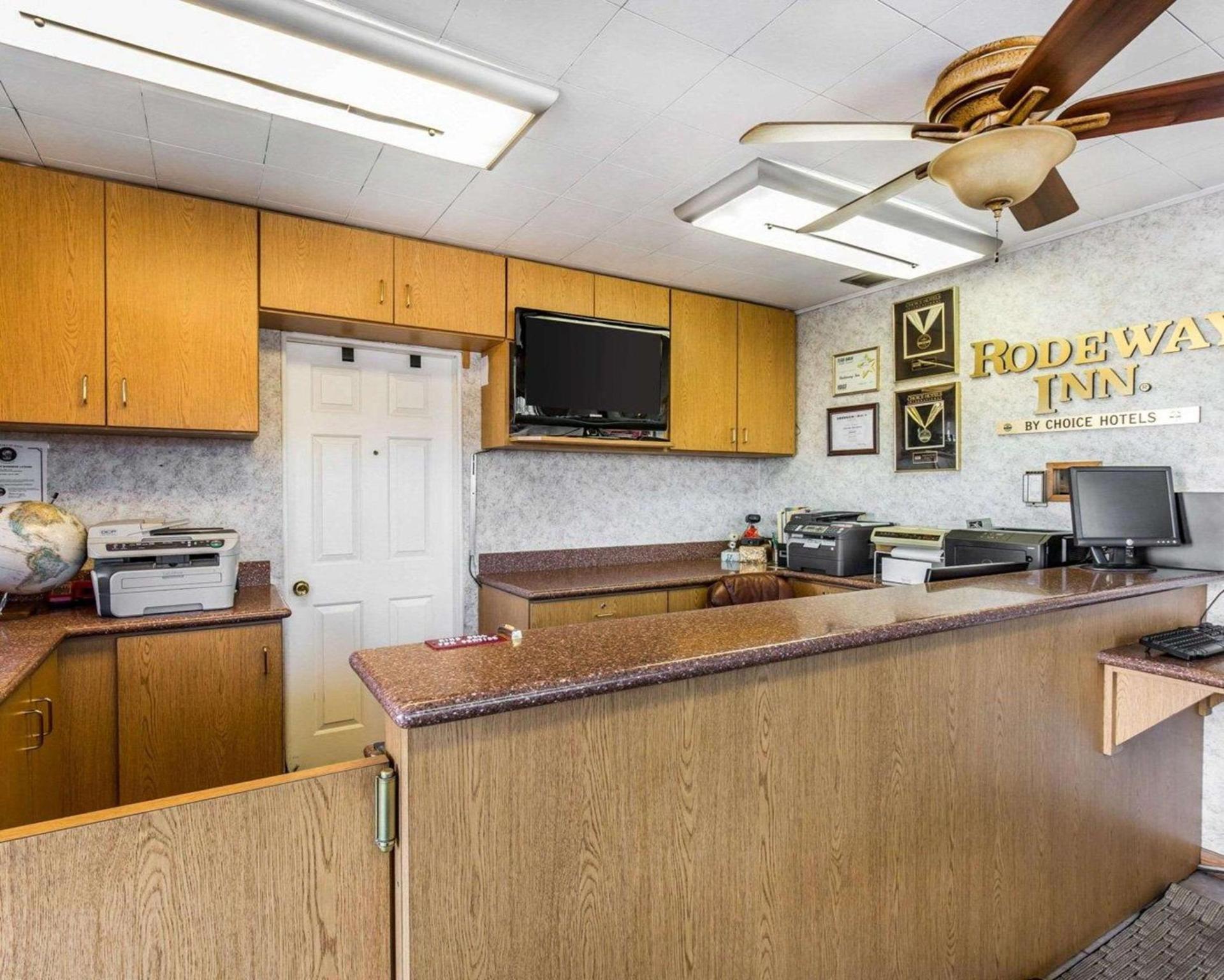 Rodeway Inn Elko Downtown Area photo 25