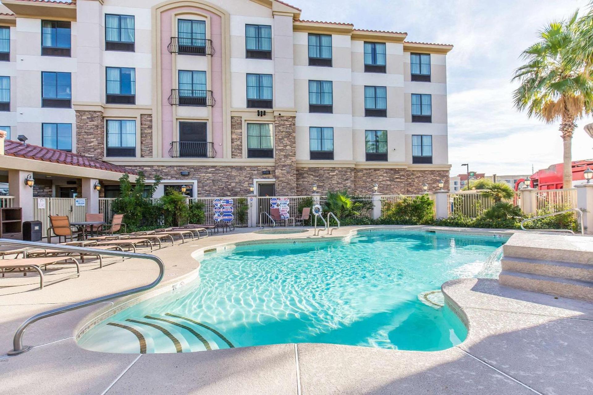 Comfort Inn & Suites Henderson - Las Vegas photo 28