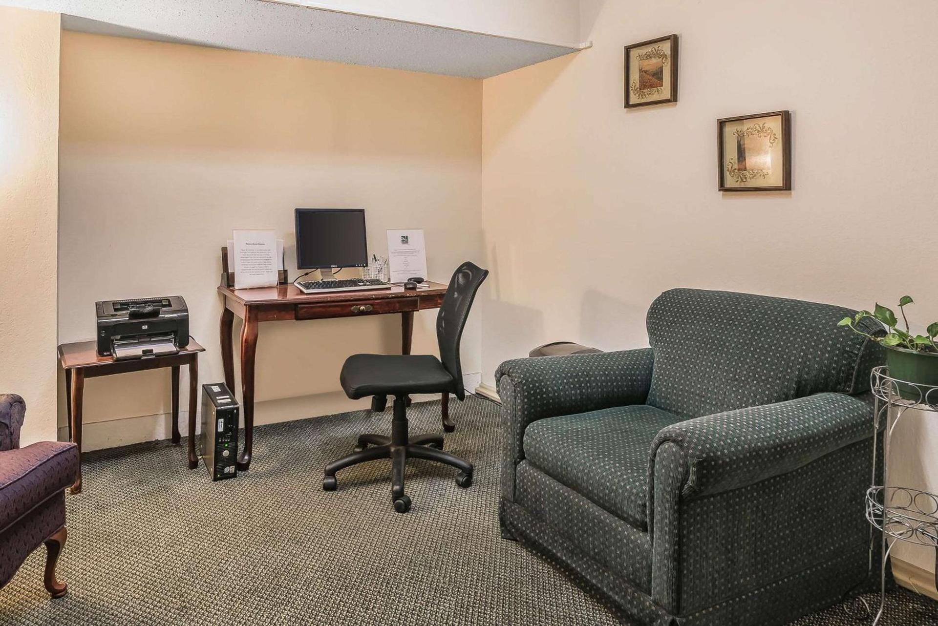 Quality Inn & Suites Albany Airport photo 30