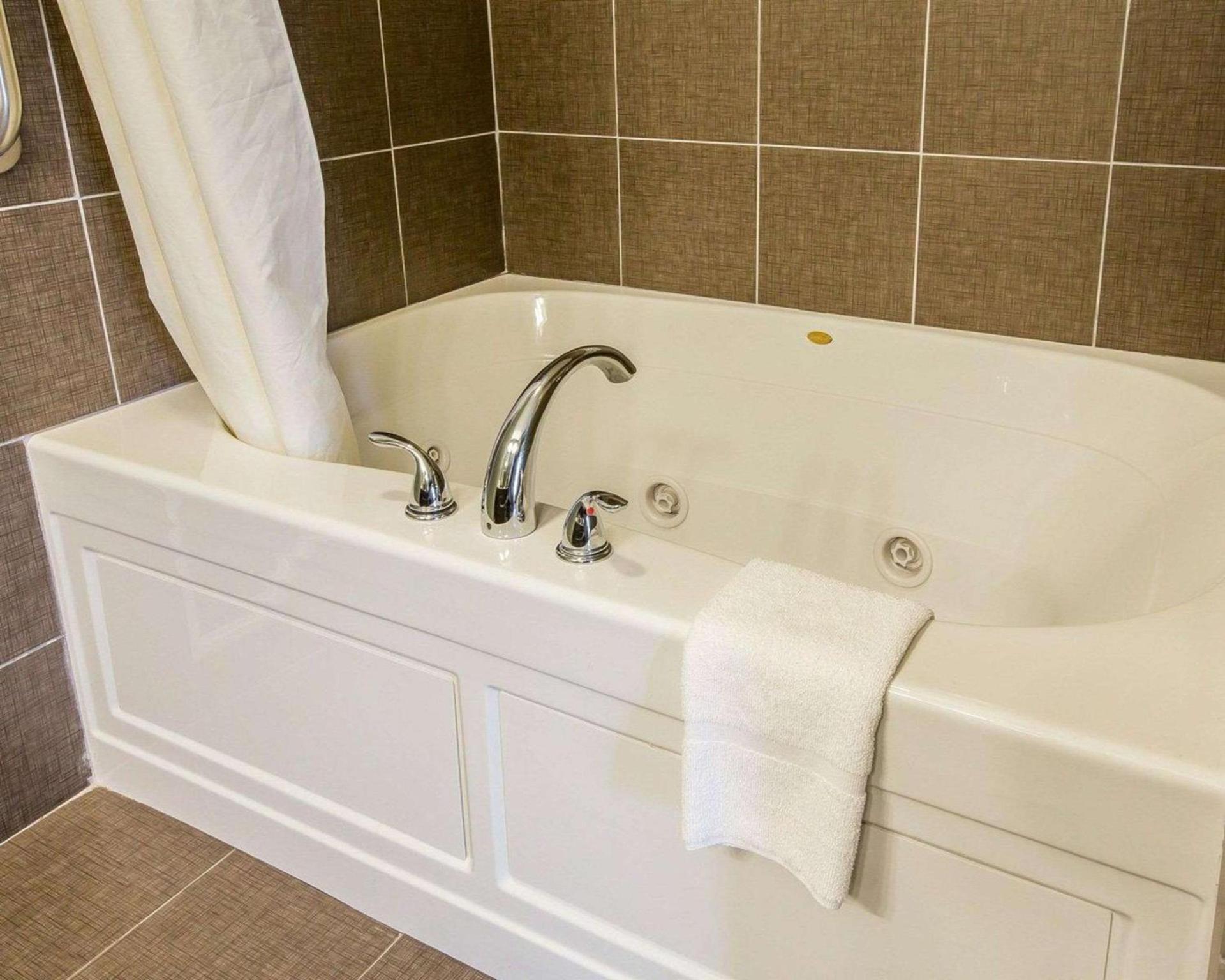 Sleep Inn & Suites Queensbury - Lake George photo 13