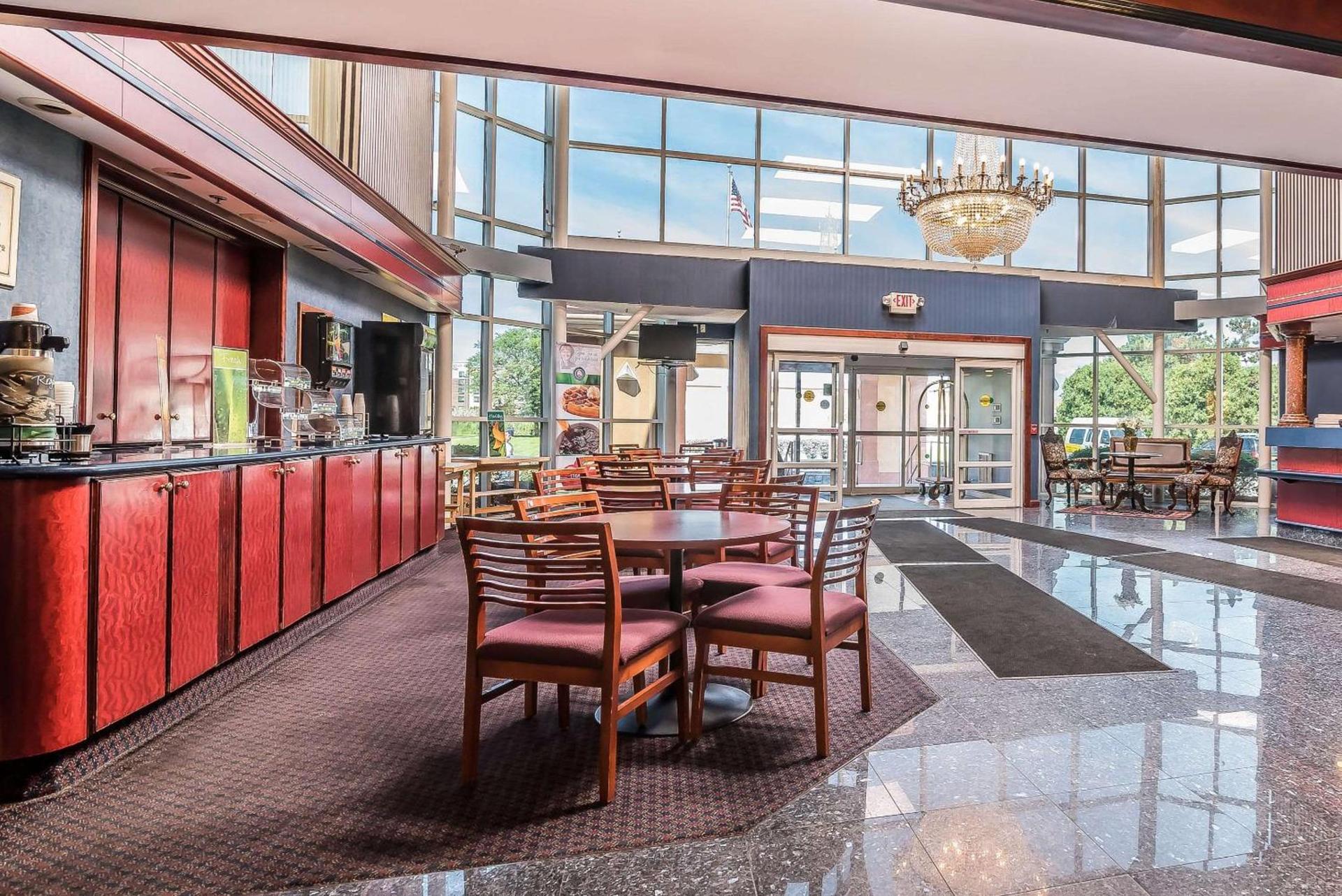 Quality Inn & Suites Albany Airport photo 32