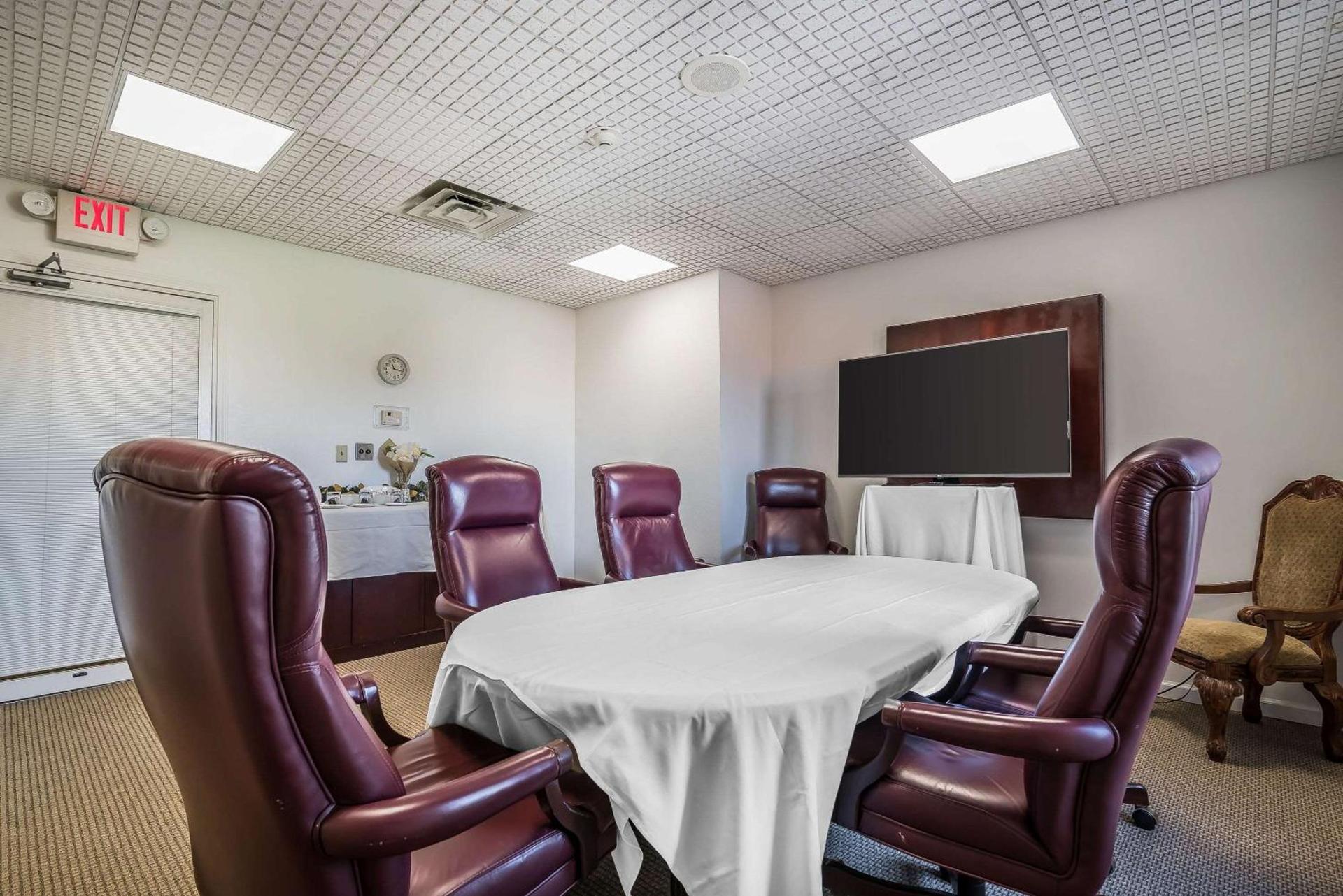 Quality Inn & Suites Albany Airport photo 31