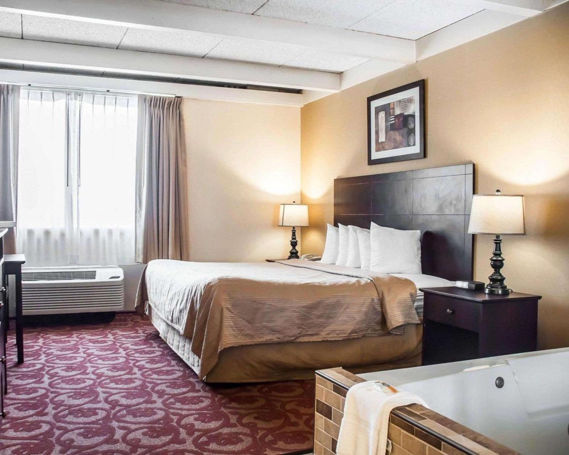 Quality Inn Buffalo Airport photo 12