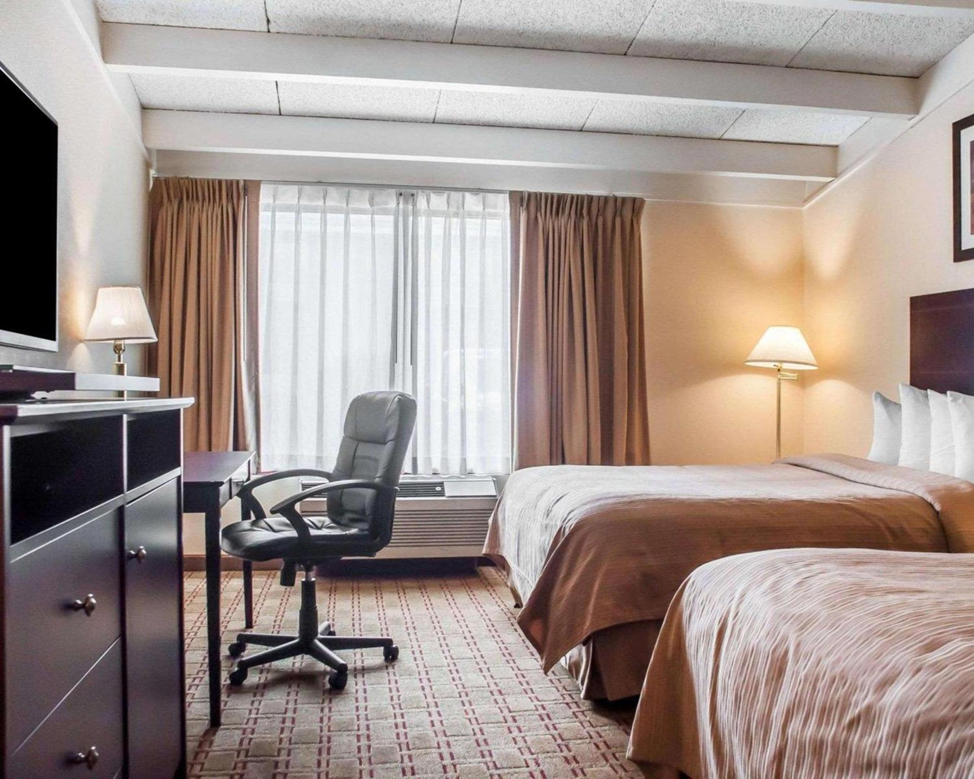 Quality Inn Buffalo Airport photo 9