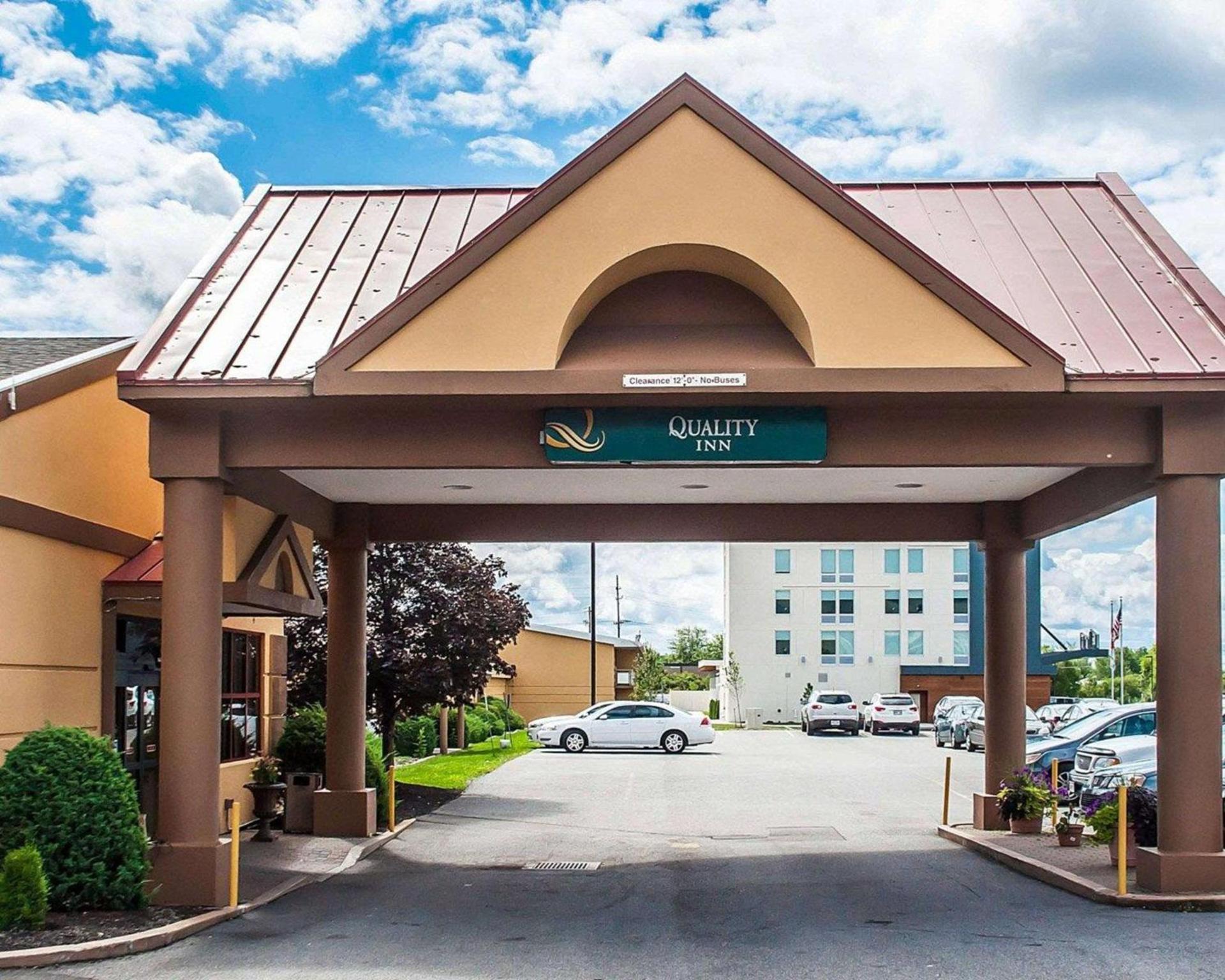 Quality Inn Buffalo Airport photo 2