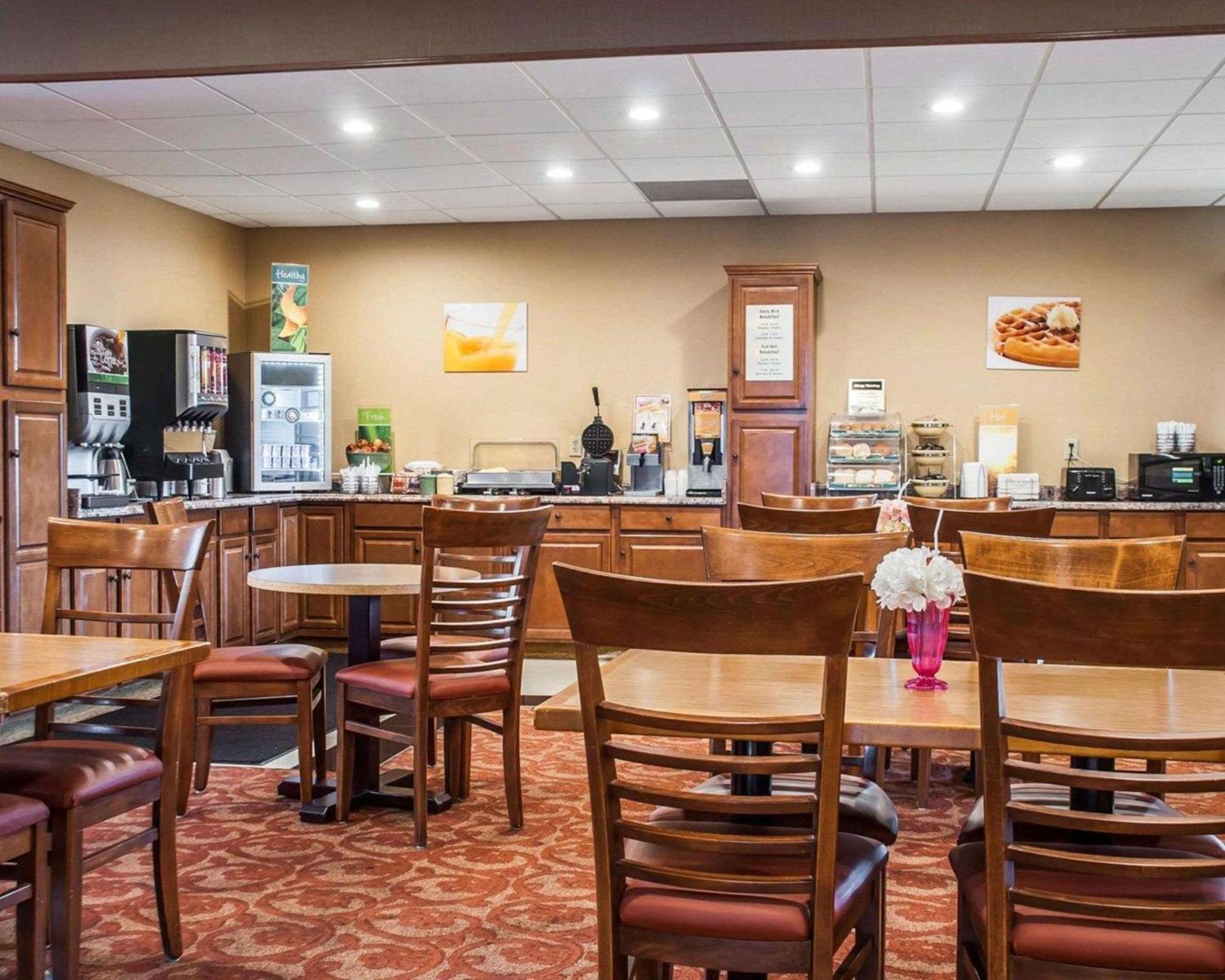 Quality Inn Buffalo Airport photo 21