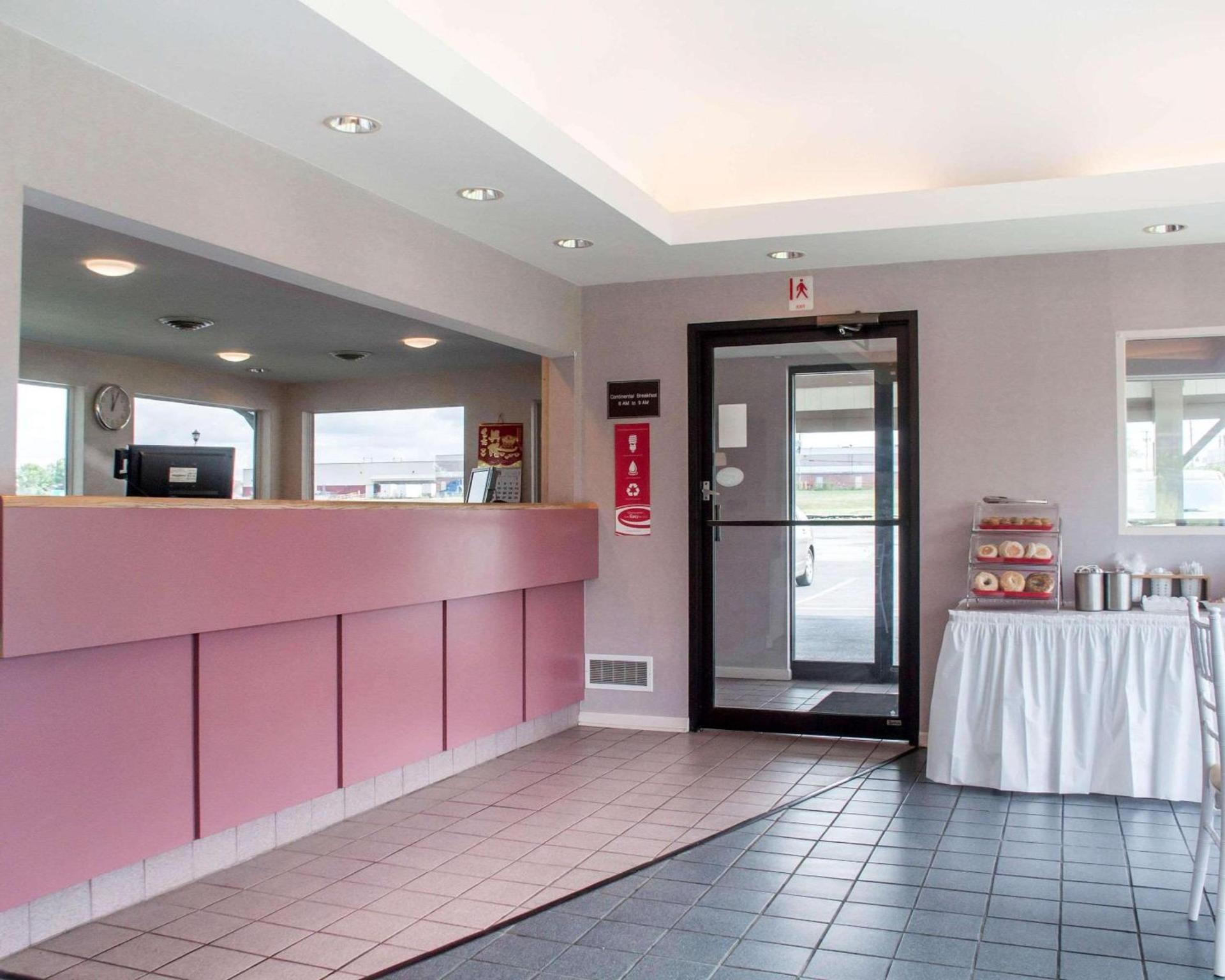 Econo Lodge Buffalo South photo 5