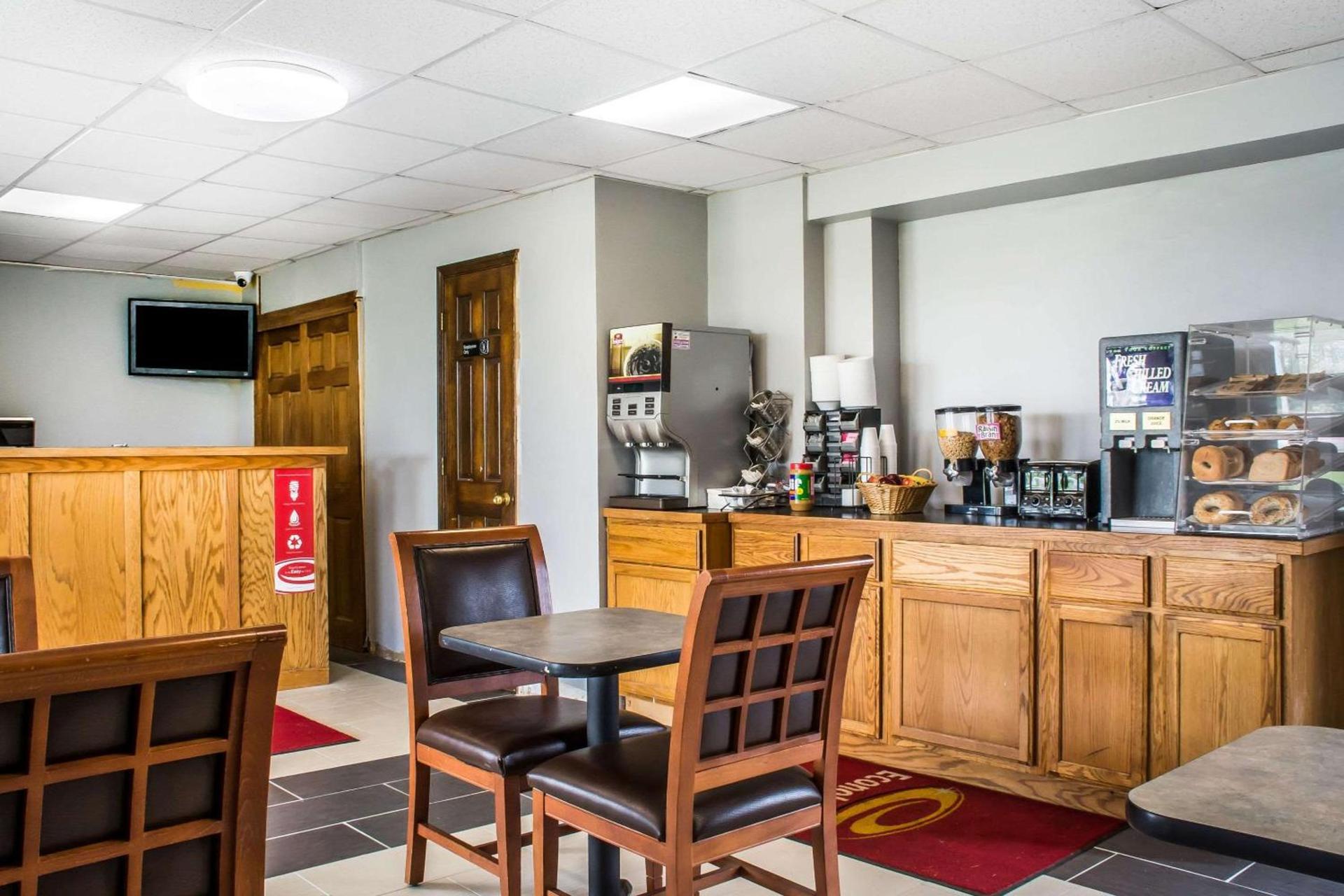 Econo Lodge photo 3