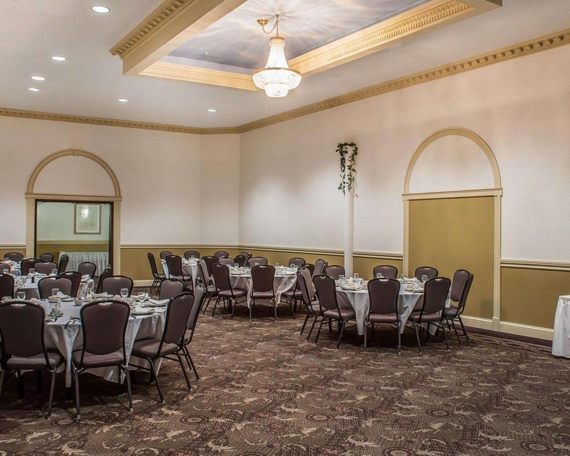 Quality Inn - Niagara Falls Blvd photo 37