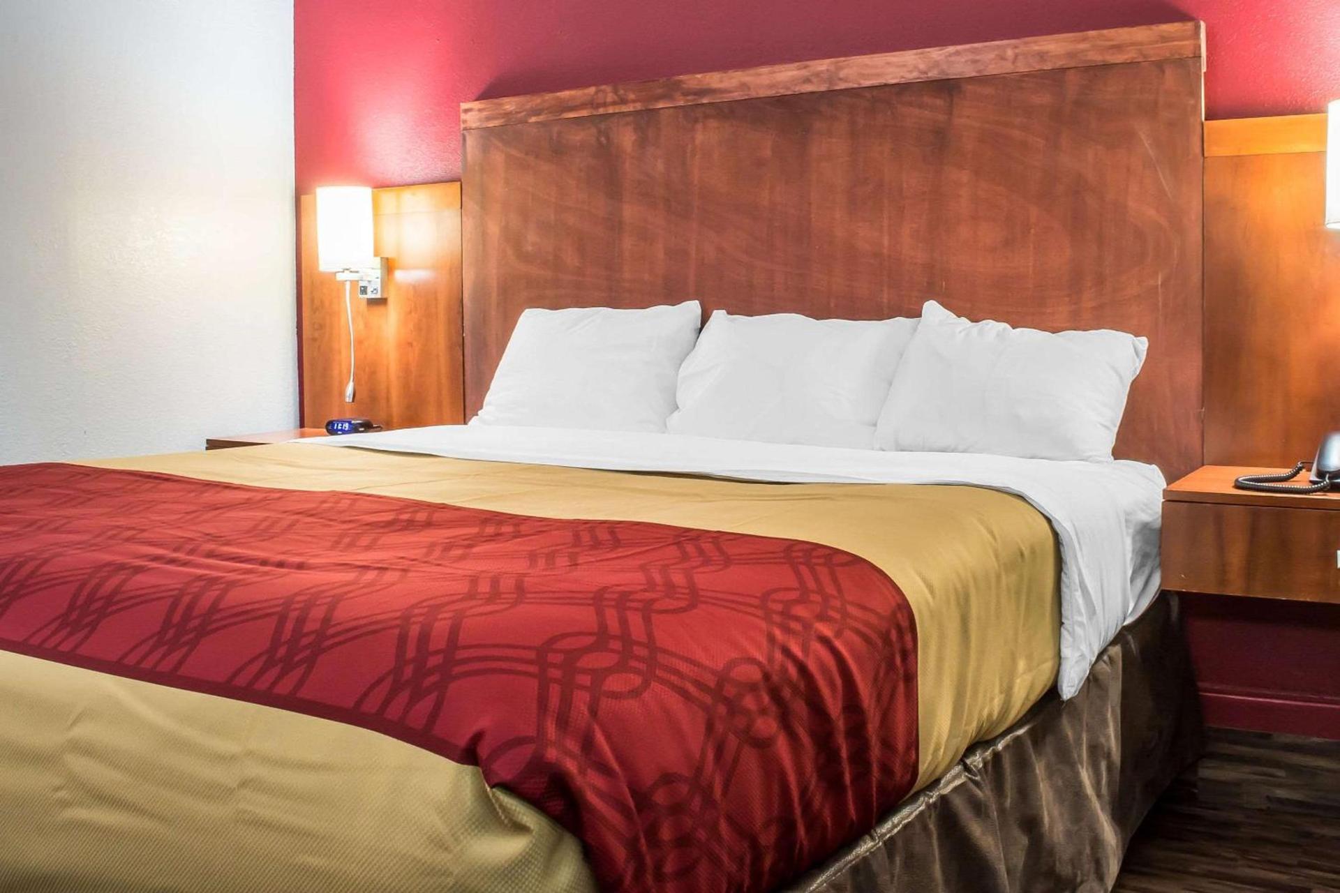 Econo Lodge photo 5