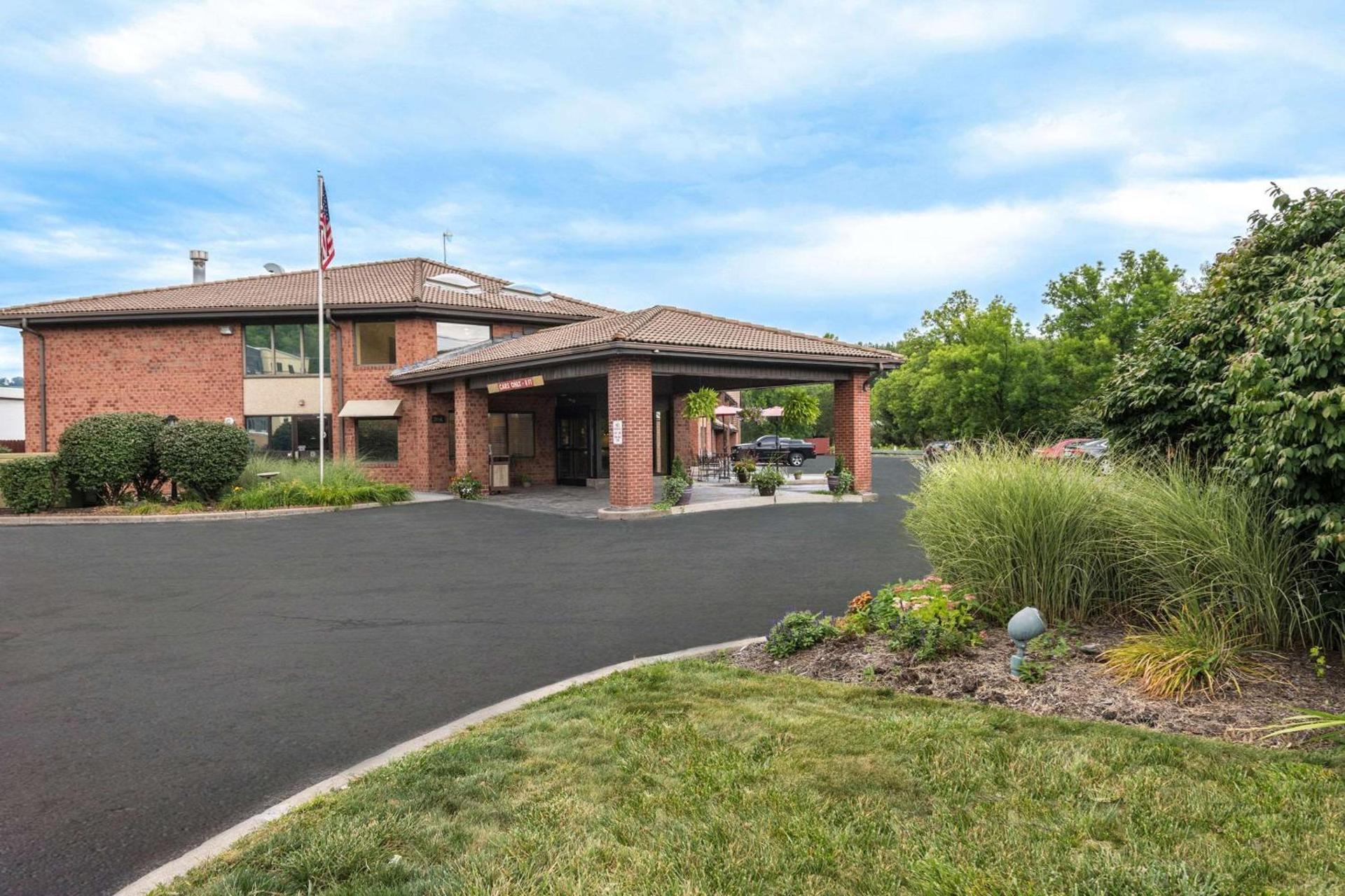 Quality Inn Ithaca - University Area photo 2