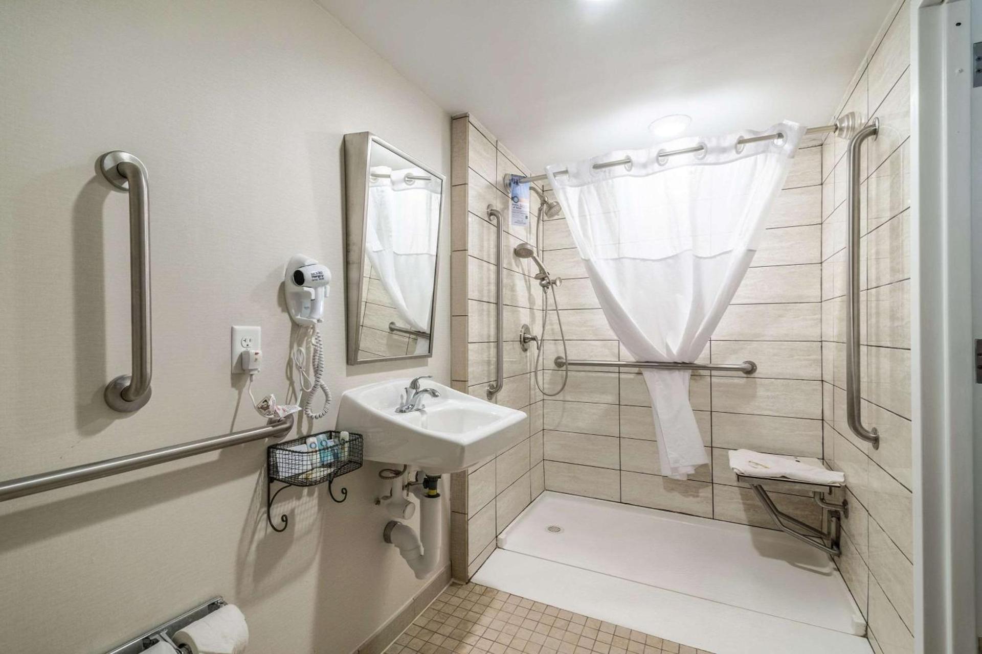 Quality Inn Ithaca - University Area photo 26