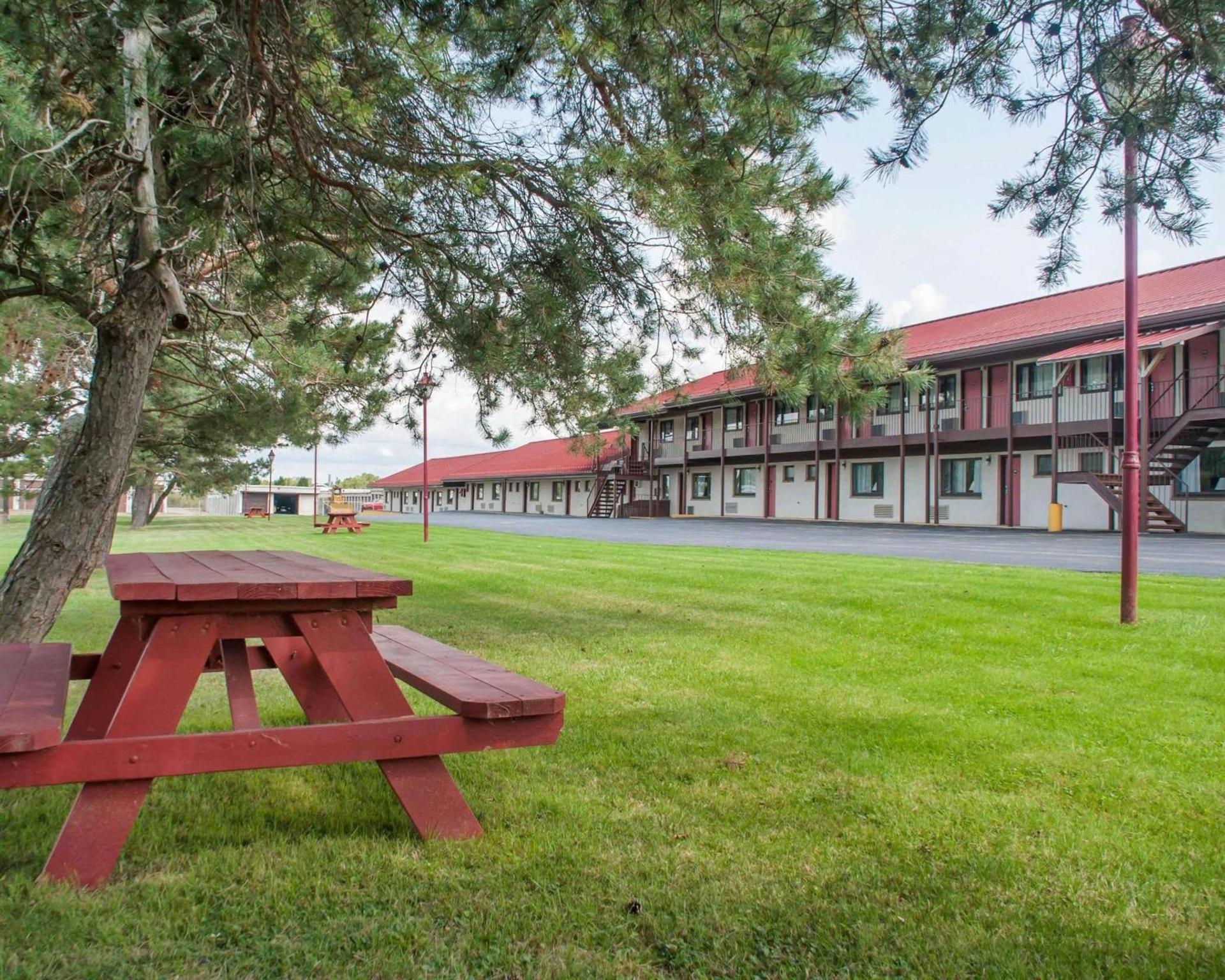 Econo Lodge Buffalo South photo 19