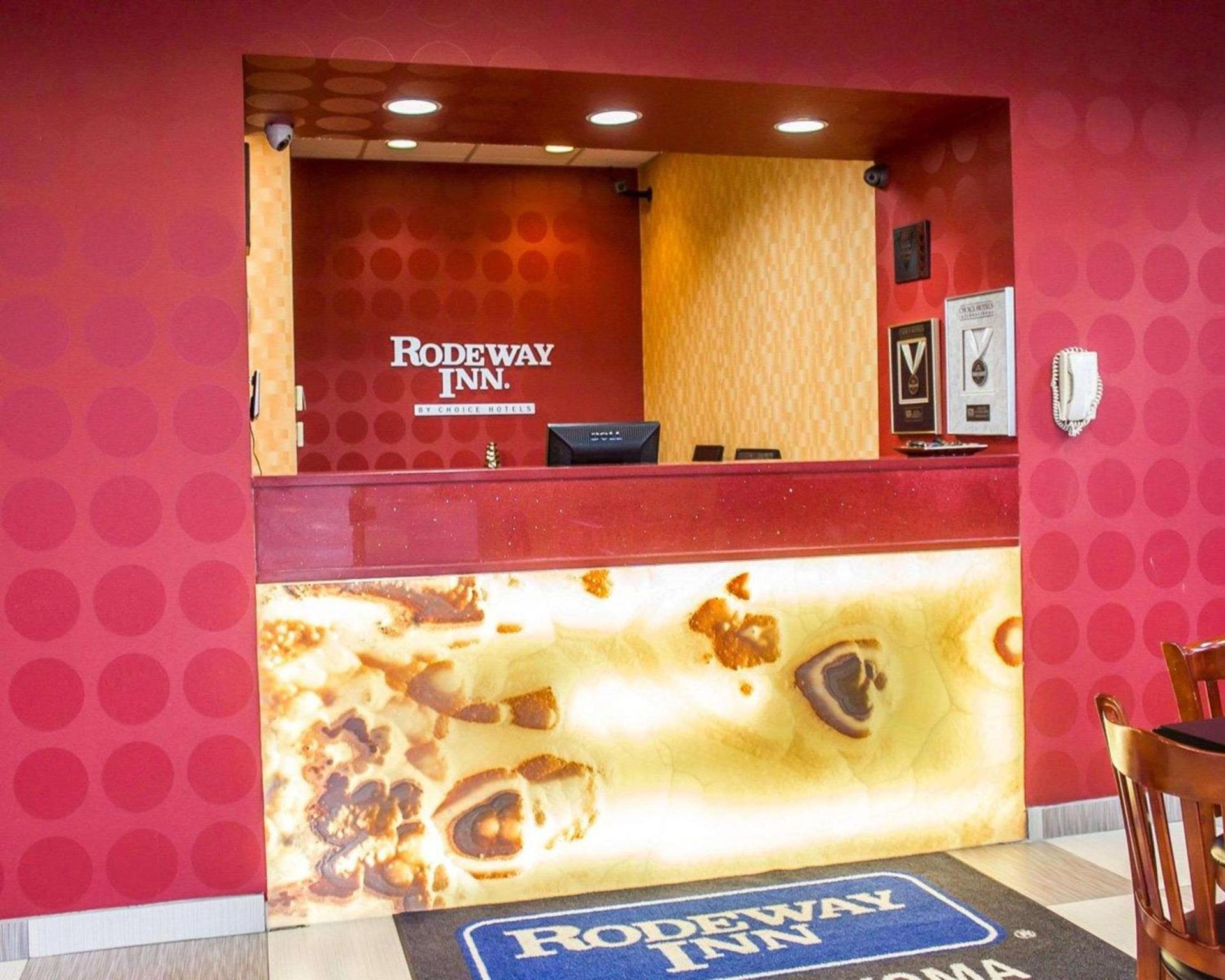 Rodeway Inn MacArthur Airport photo 4