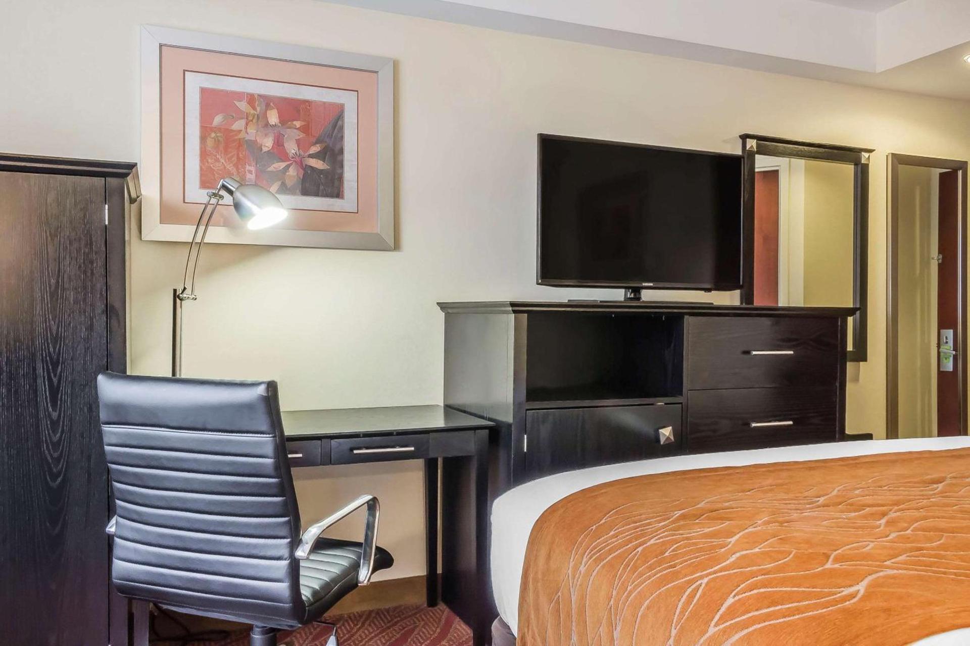 Comfort Inn & Suites LaGuardia Airport photo 27
