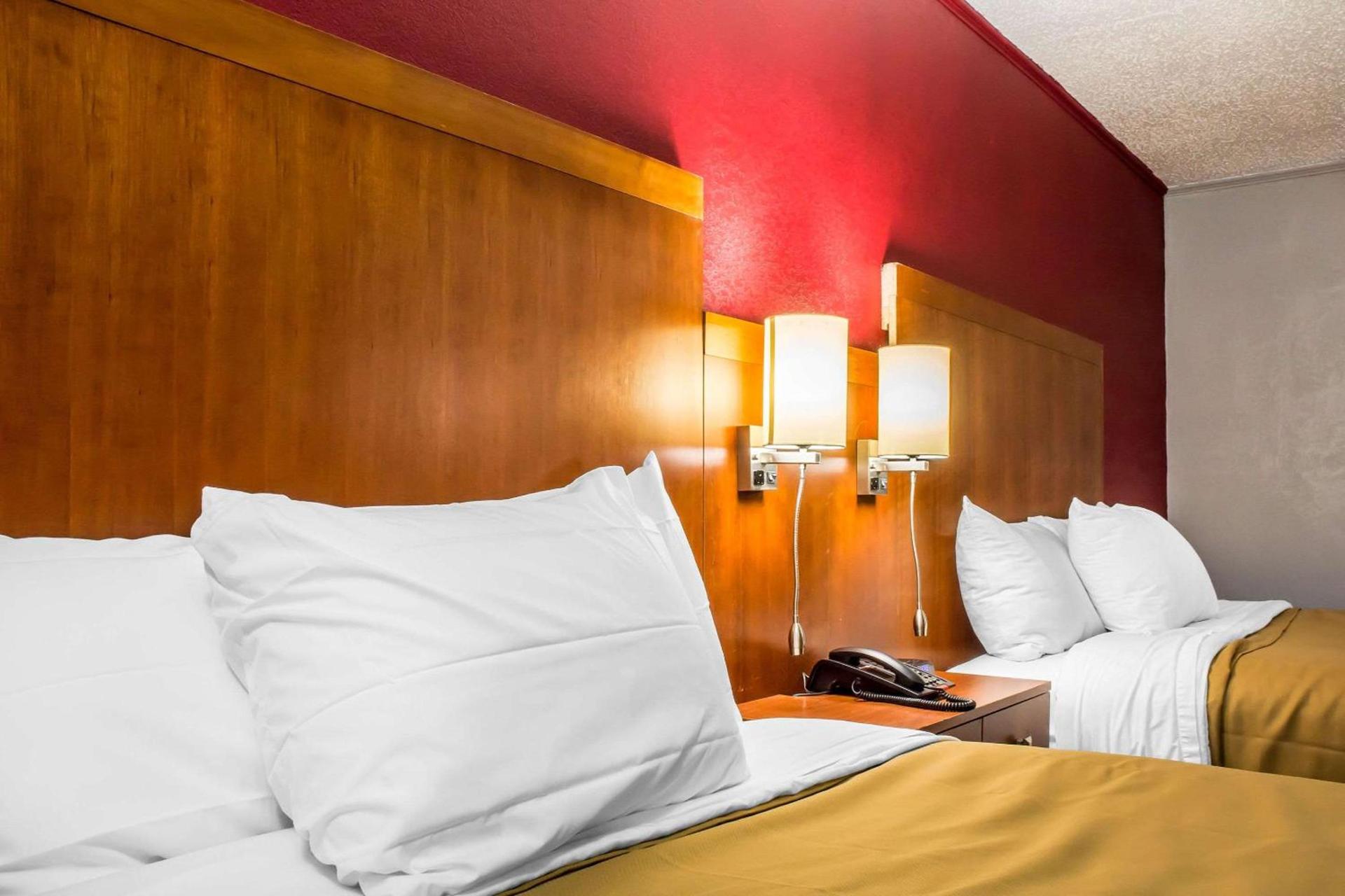Econo Lodge photo 22