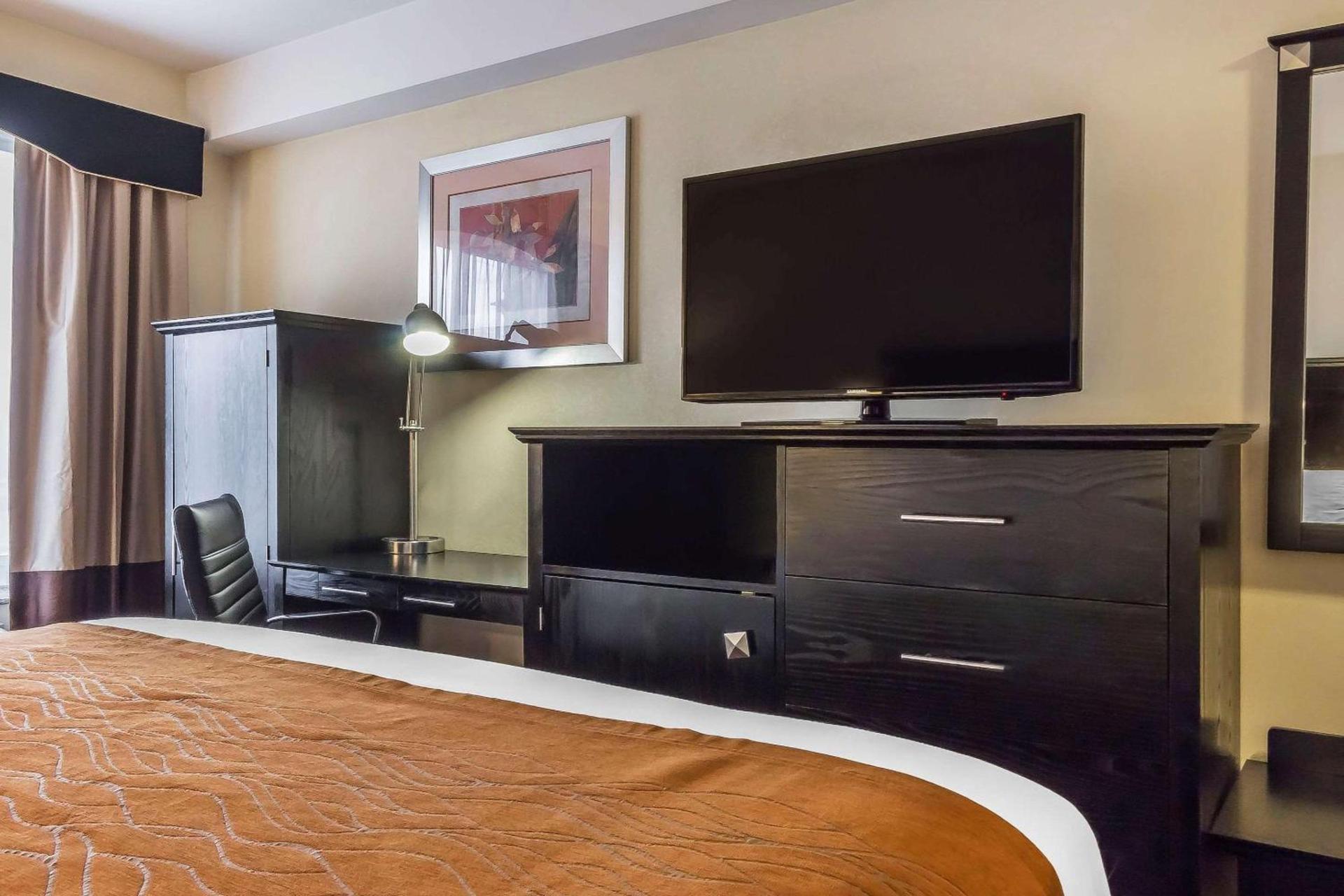 Comfort Inn & Suites LaGuardia Airport photo 30
