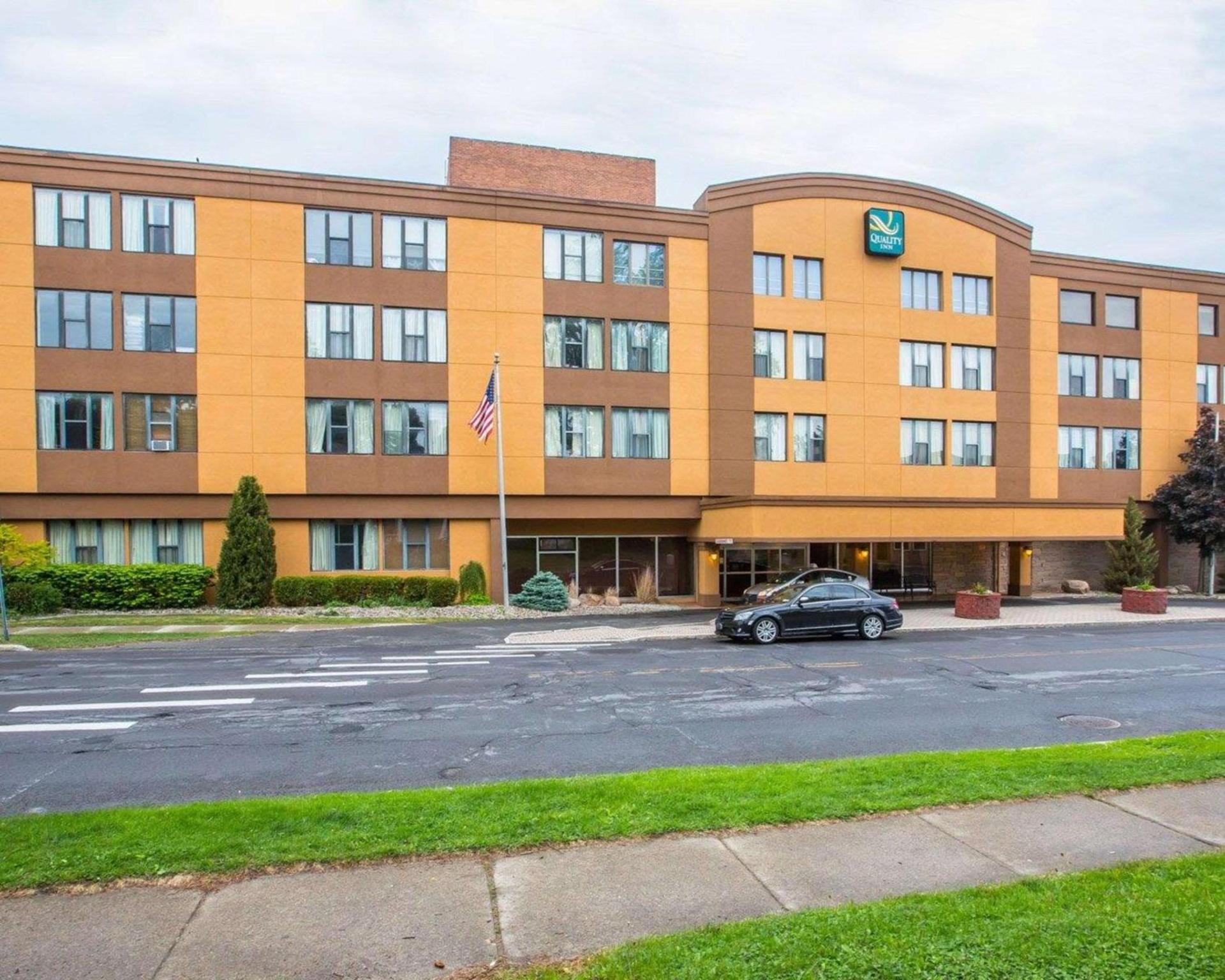 St Lawrence hotel — hotel in Massena
