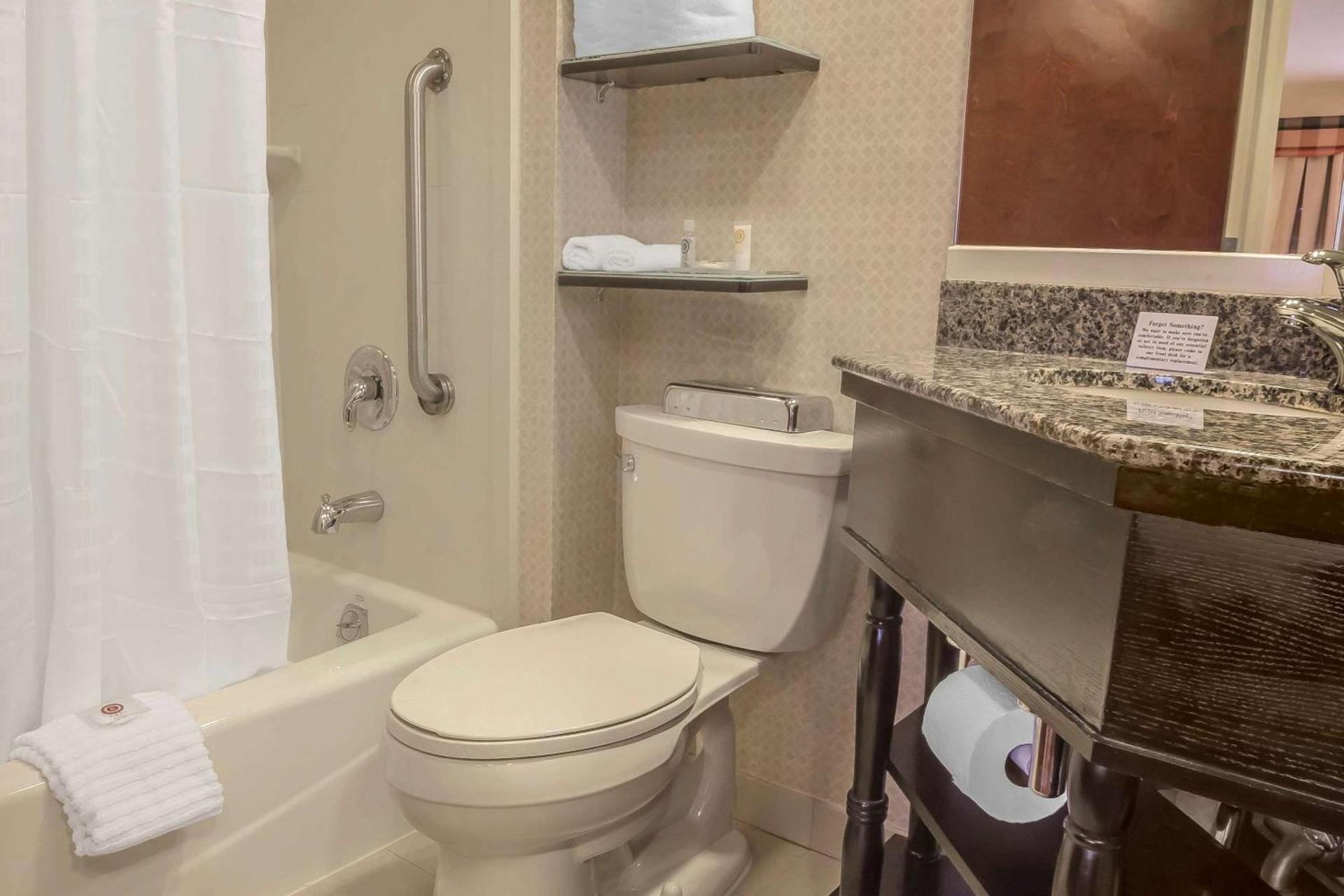 Comfort Inn & Suites LaGuardia Airport photo 33