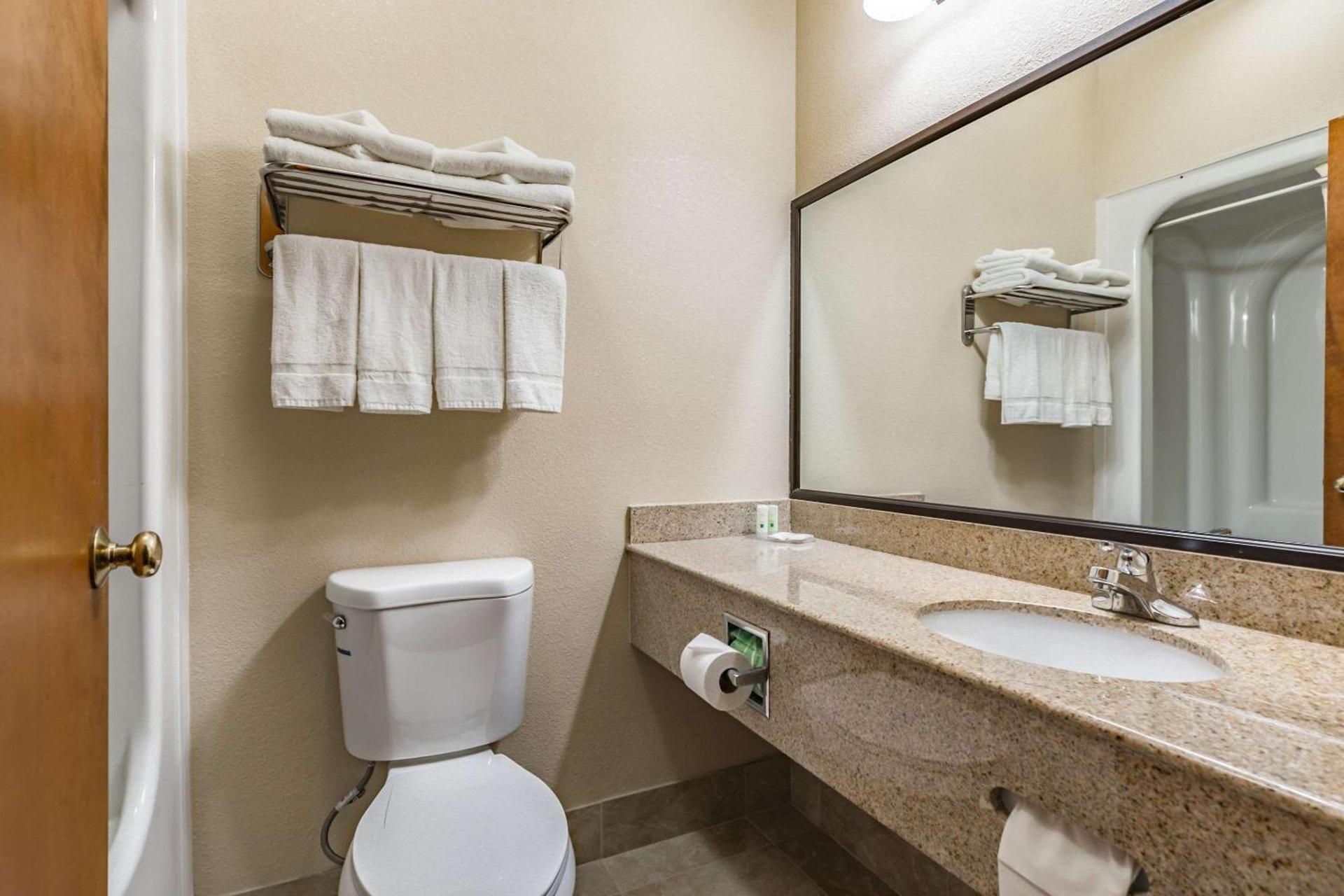 Quality Inn Schenectady - Albany photo 21