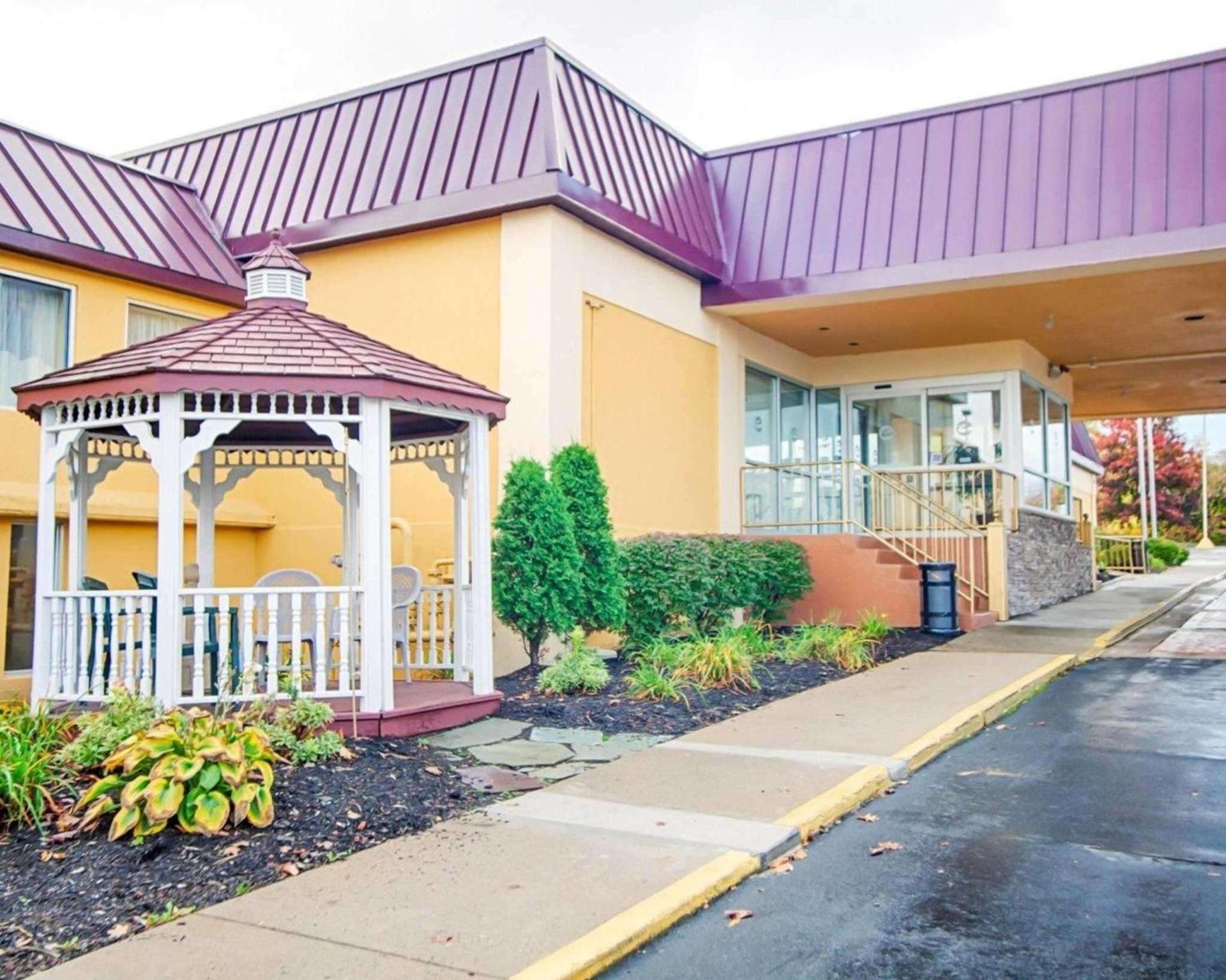 Quality Inn & Suites Syracuse Fairgrounds — hotel in Liverpool