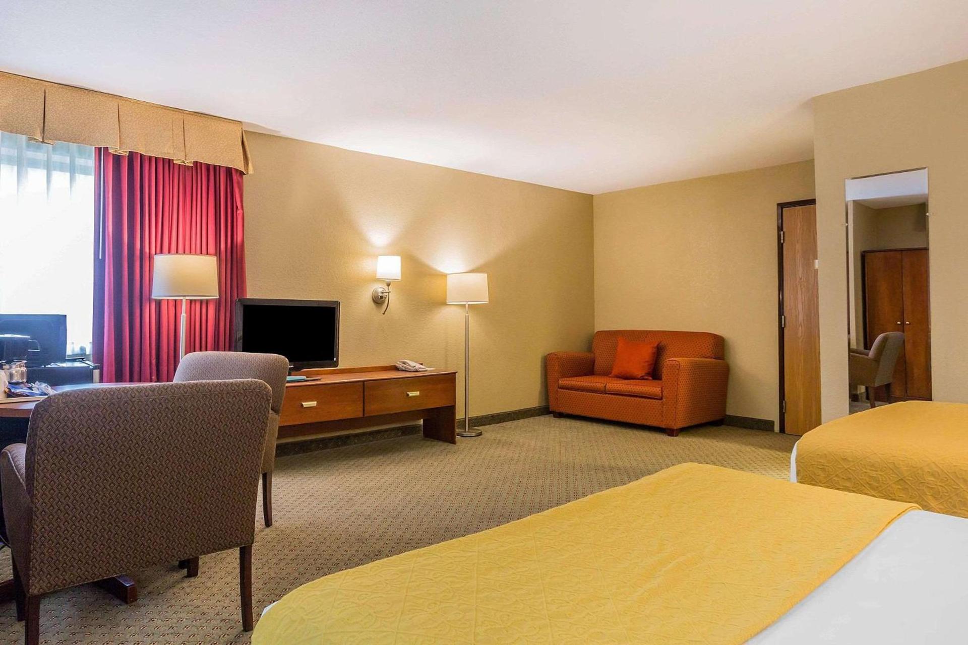 Quality Inn Hyde Park - Poughkeepsie North photo 24