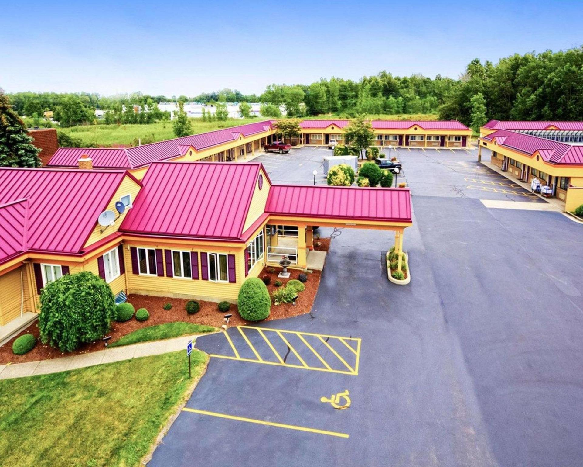 Amherst Inn & Suites photo 1
